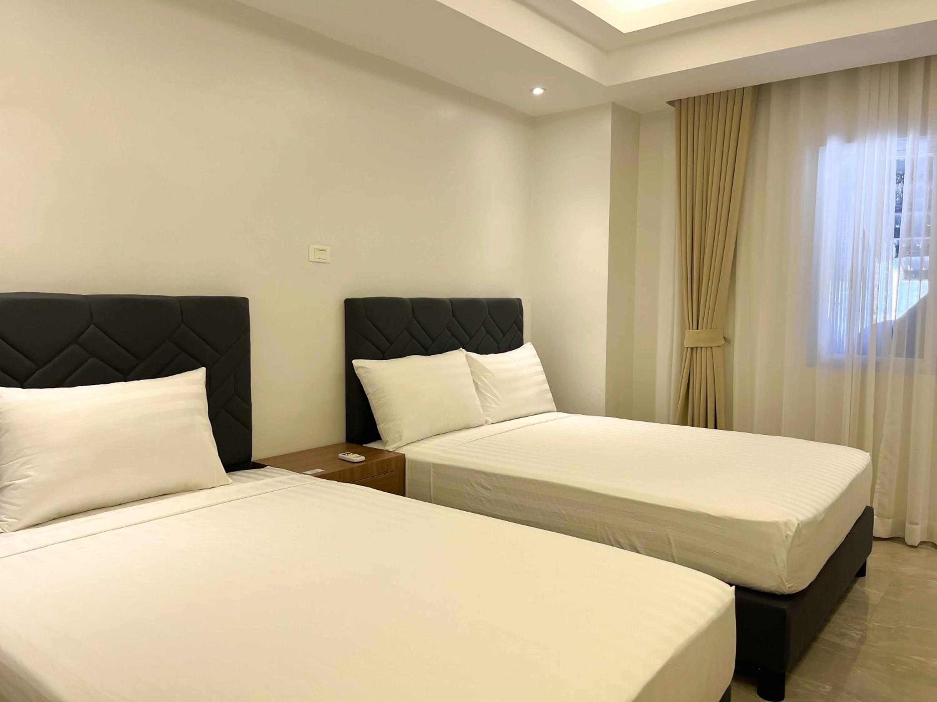 Deluxe Family Room