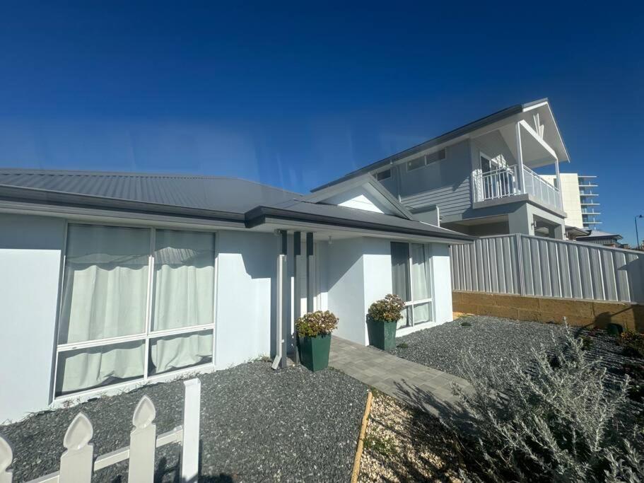 Four-Bedroom House photo 2