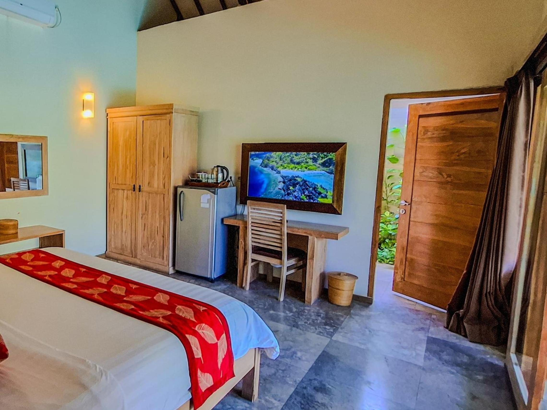 Villa with Private Pool - Photo 2