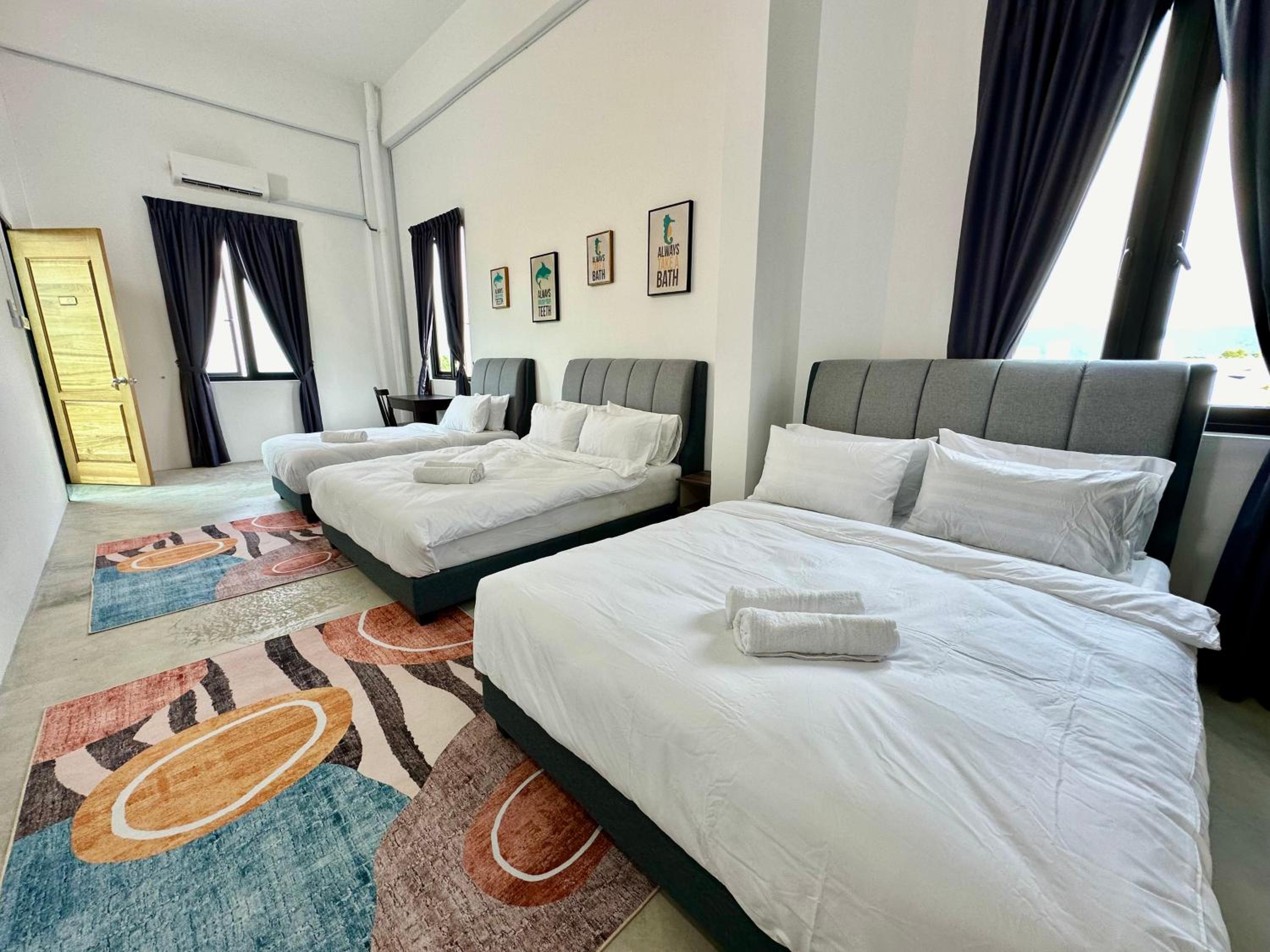 Family Room with Sea View - Photo 5