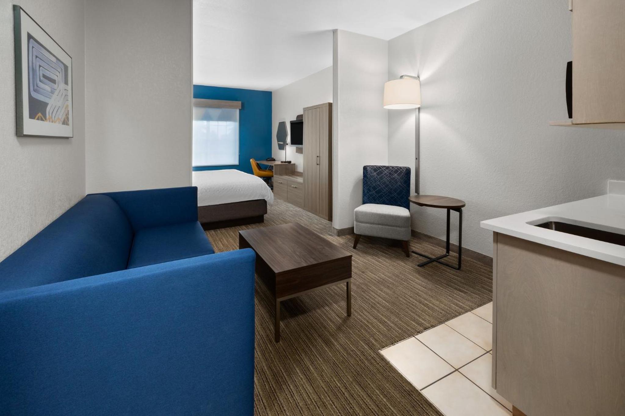 King Suite - Photo 3