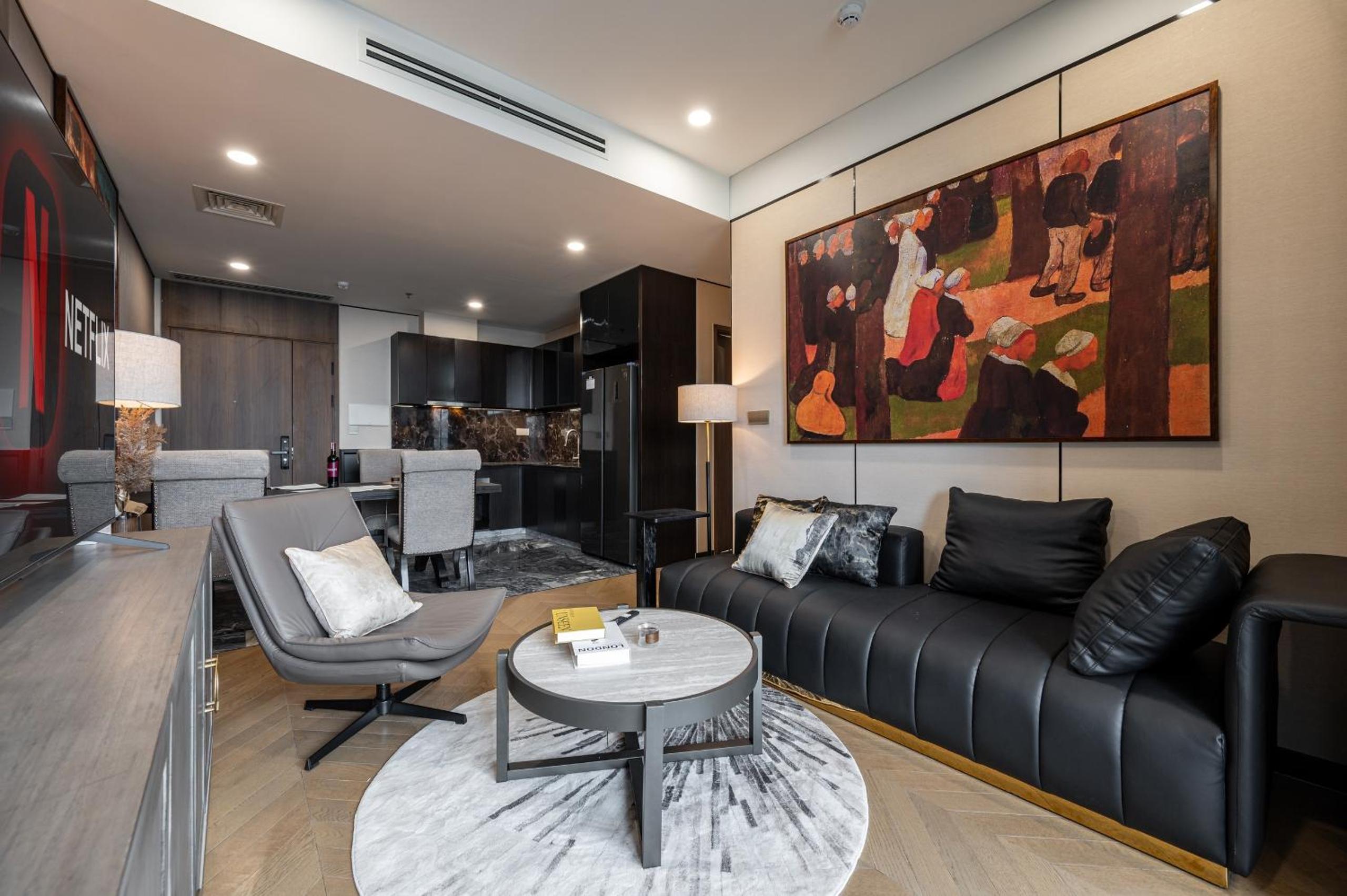 Three-Bedroom Deluxe Apartment