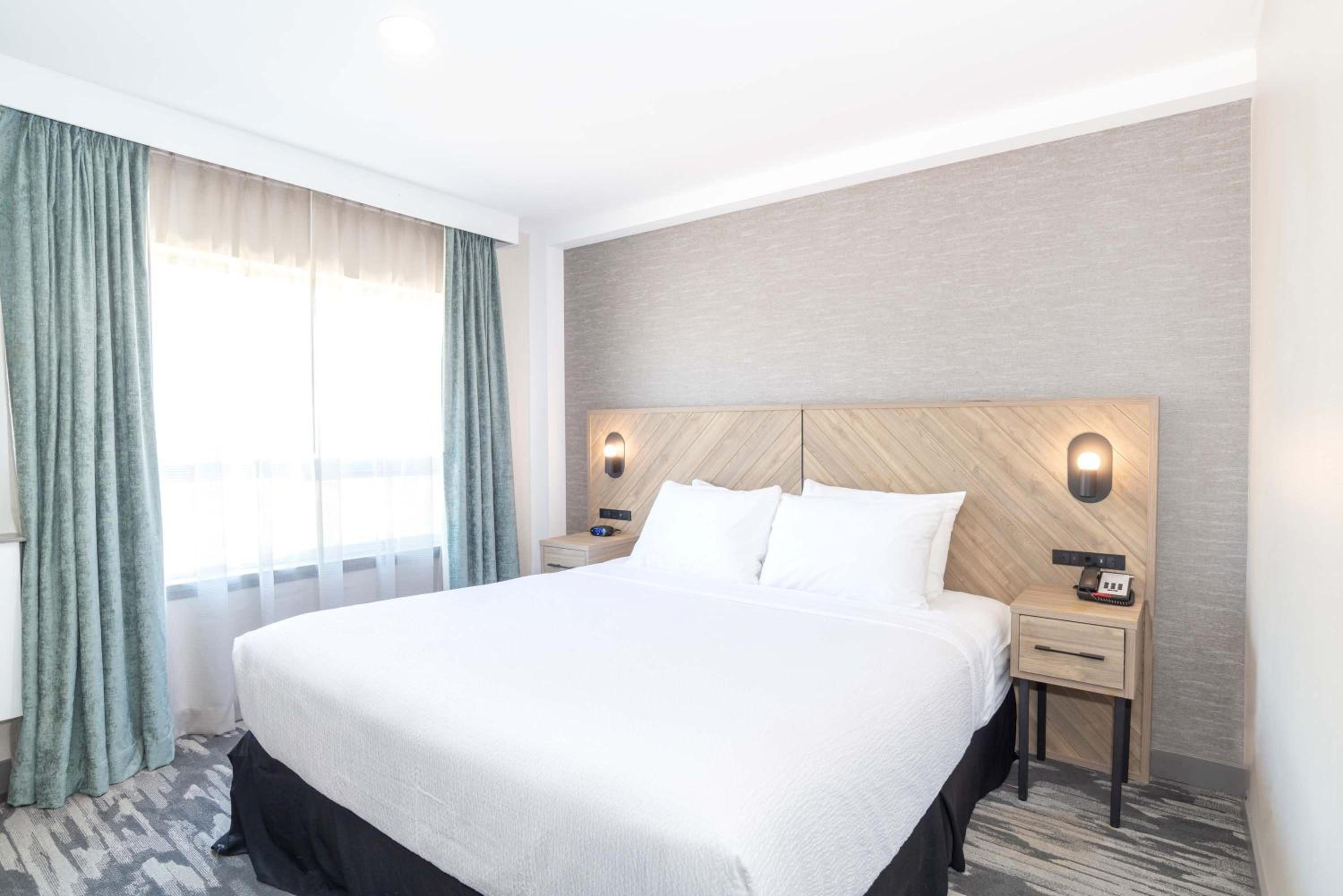Grand Suite, 1 King Bed, Sofa Bed, Kitchenette - Photo 1