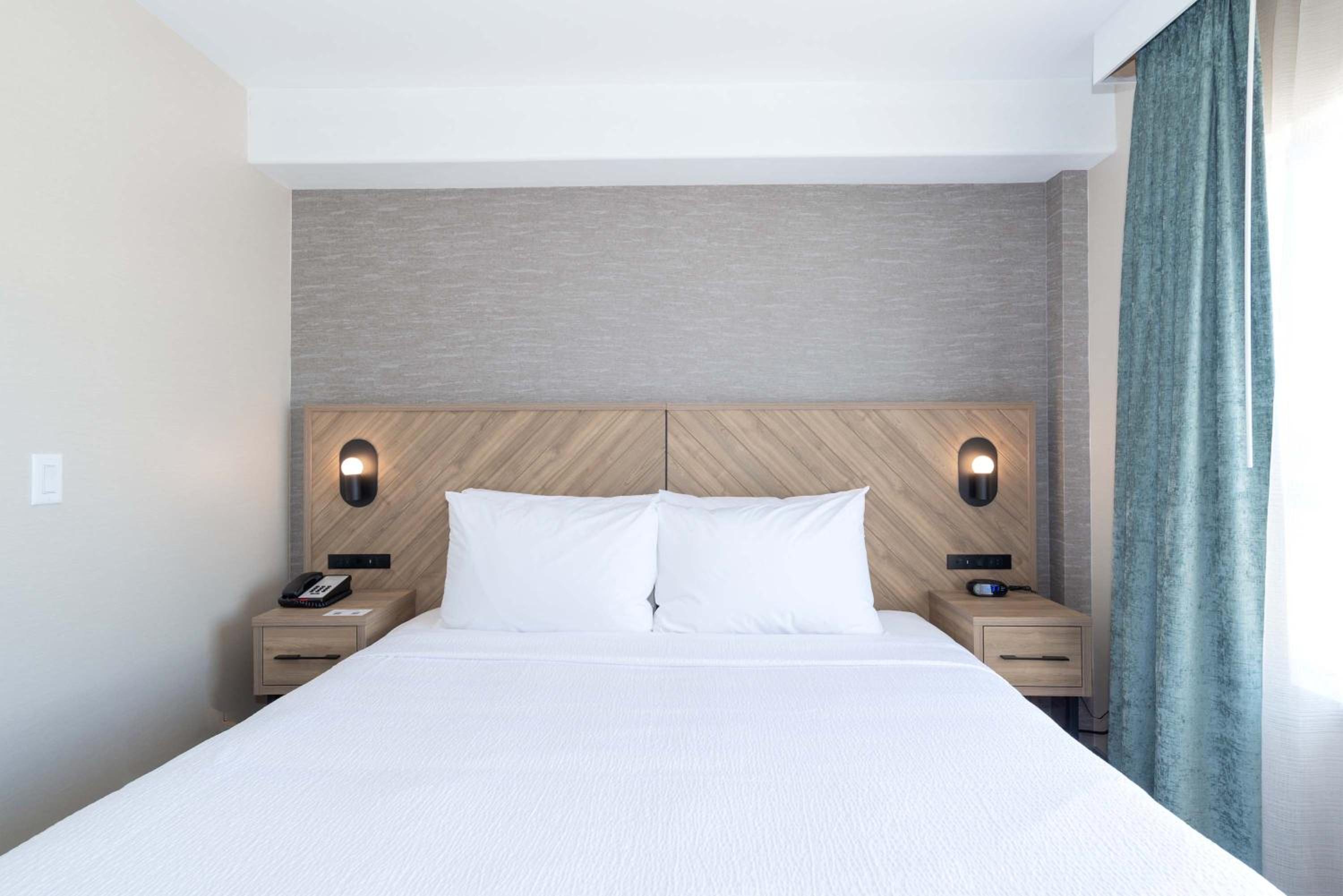 Standard Suite, 1 King Bed, Sofa Bed, Kitchenette - Photo 6