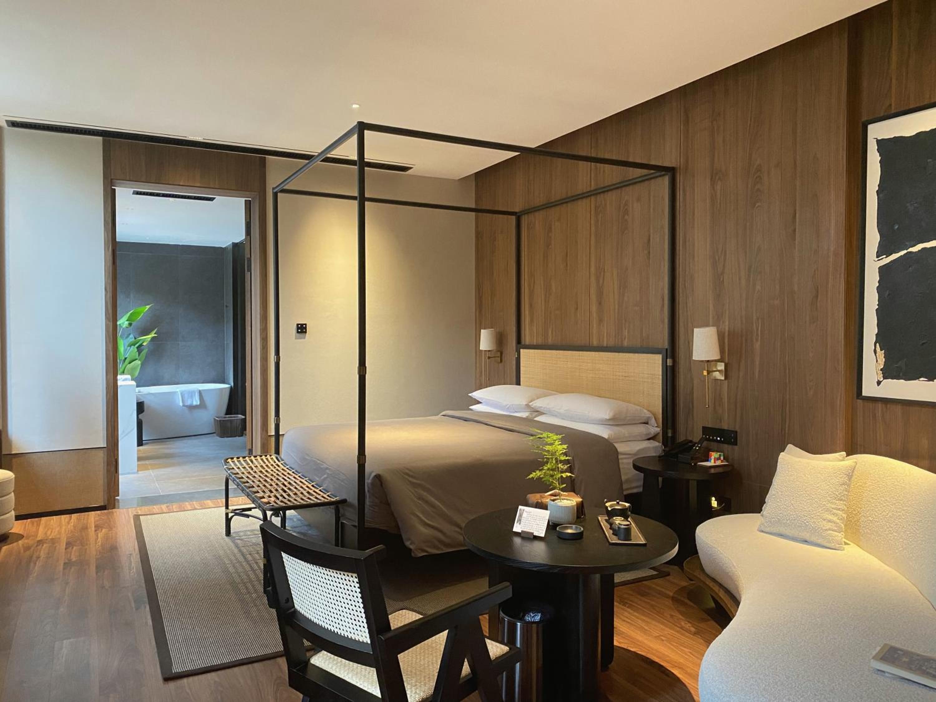 Deluxe Double Room With Bath
