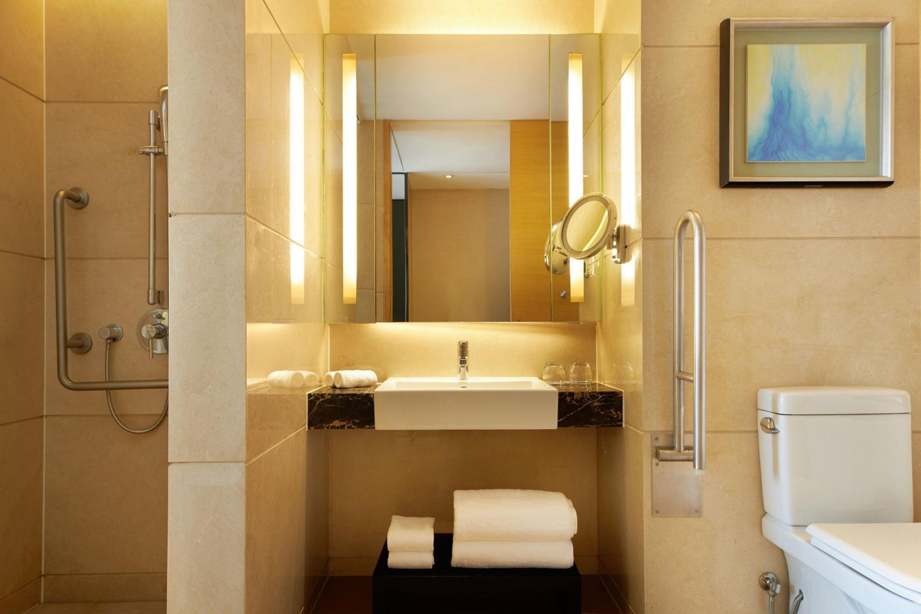 Comfort King Room - Photo 5