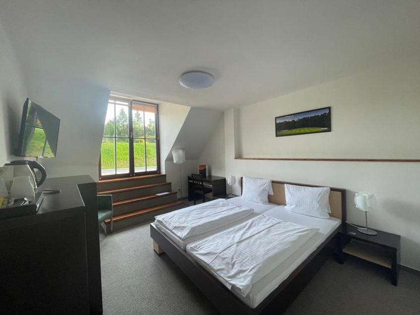 Deluxe Double or Twin Room - Photo 1