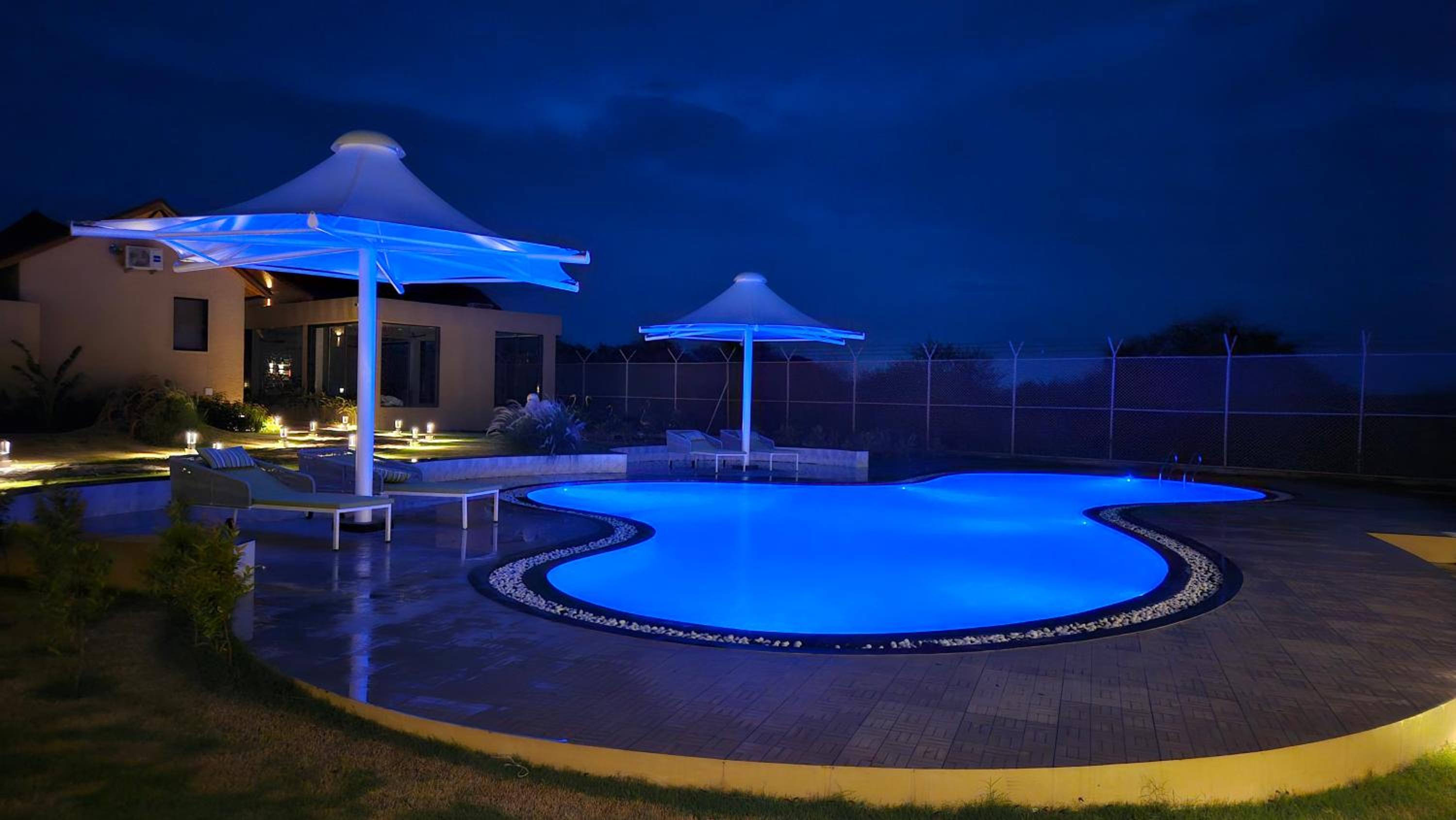 King Room with Pool View photo 2
