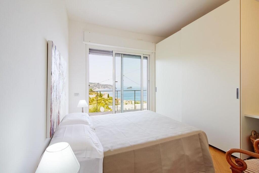 Three-Bedroom Villa photo 1