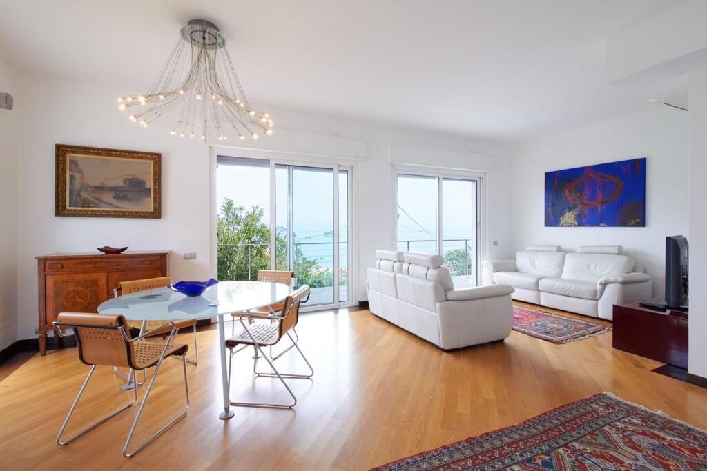 Three-Bedroom Villa photo 2