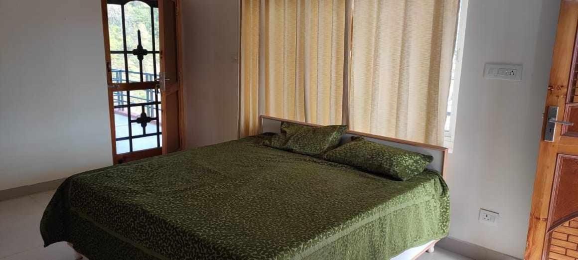 Four-Bedroom House photo 3