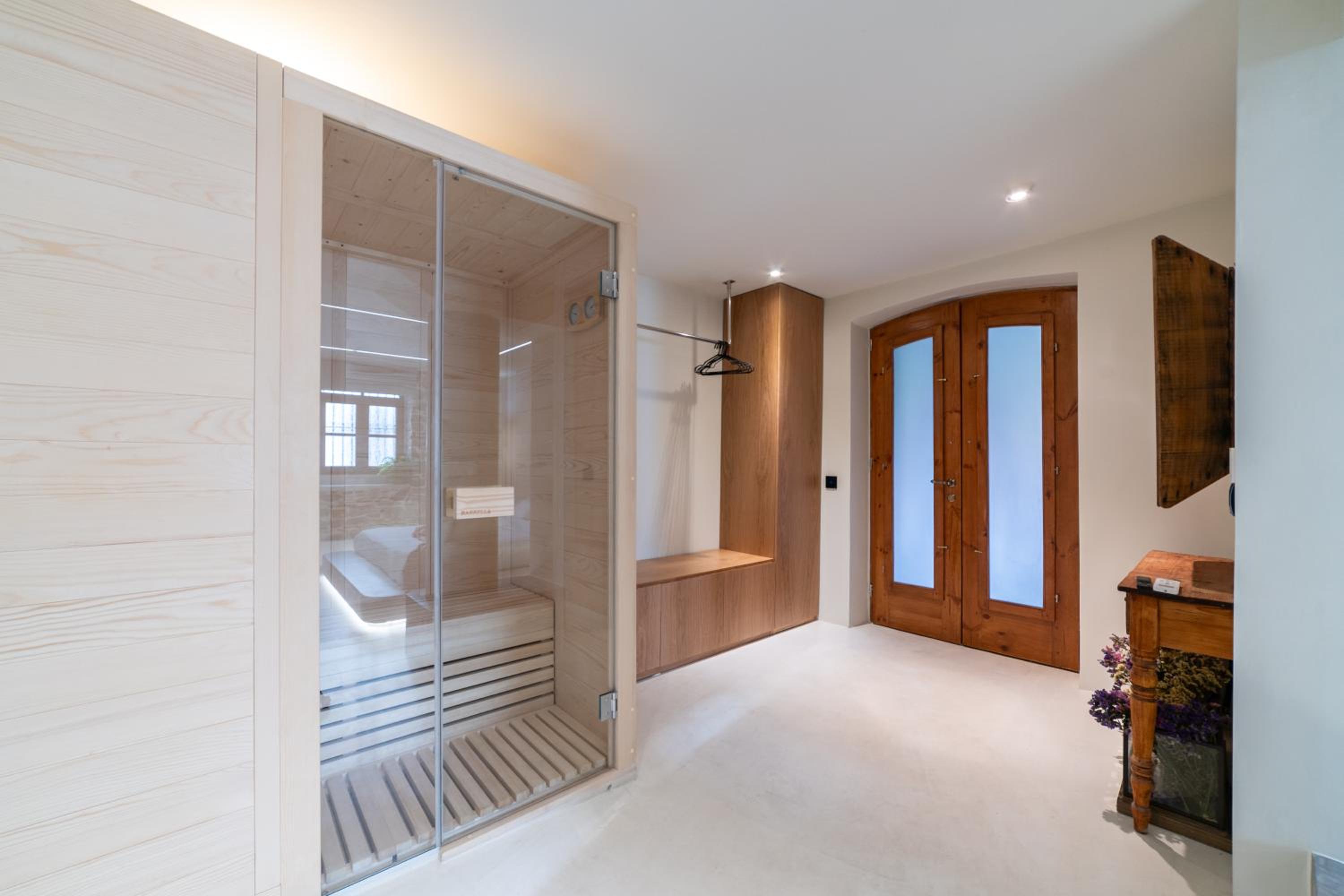 Villa with Private Pool - Photo 9