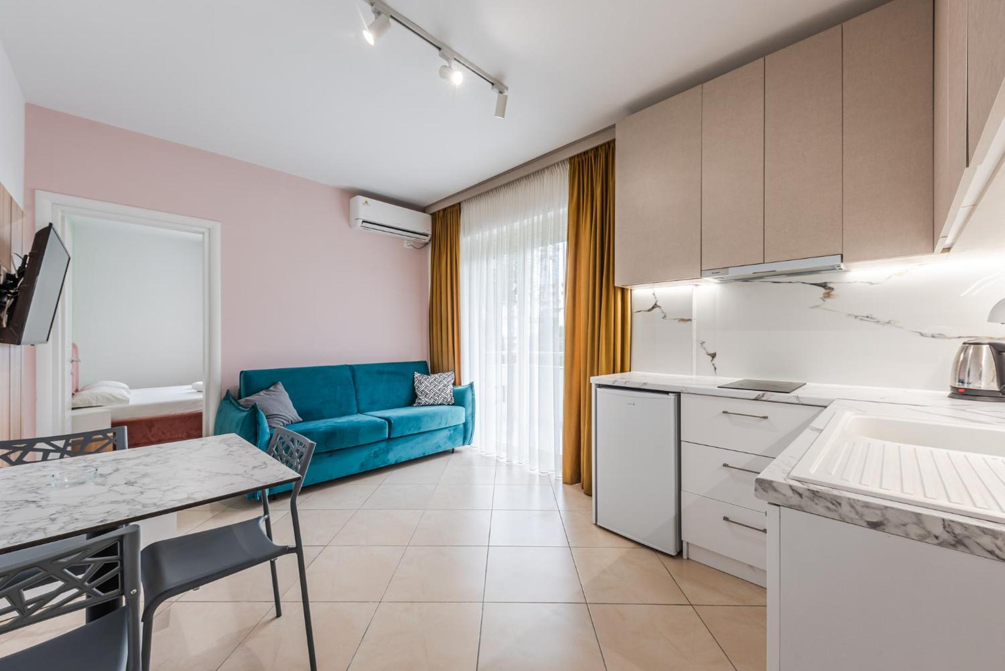 One-Bedroom Apartment