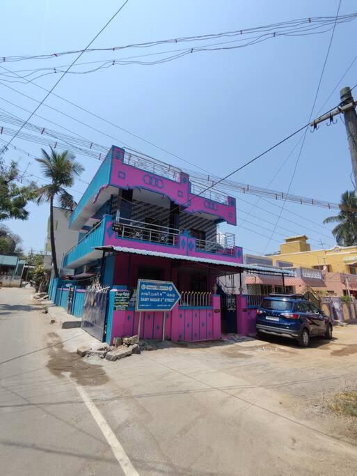 Three-Bedroom House photo 2