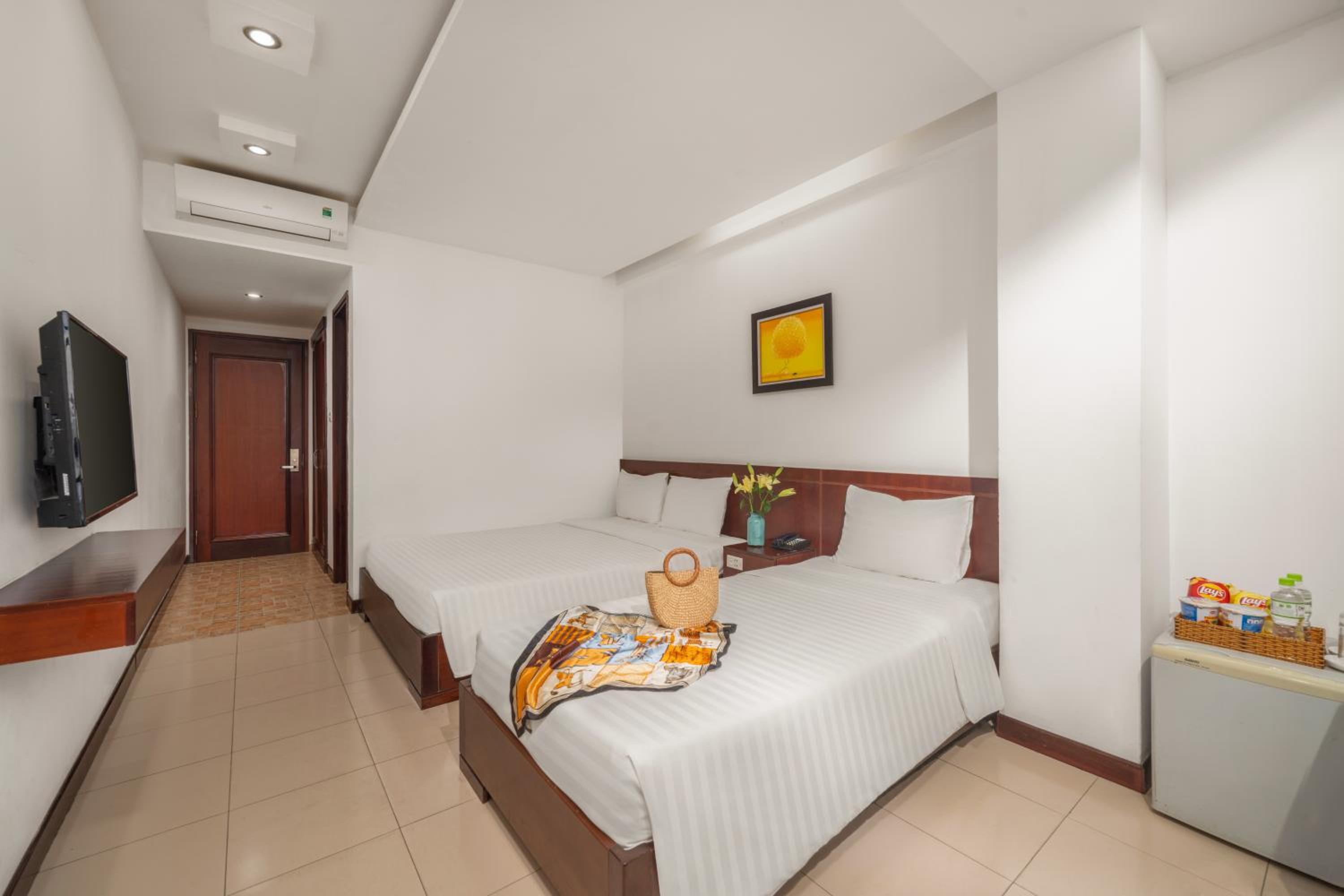 Triple Room with City View - Photo 3
