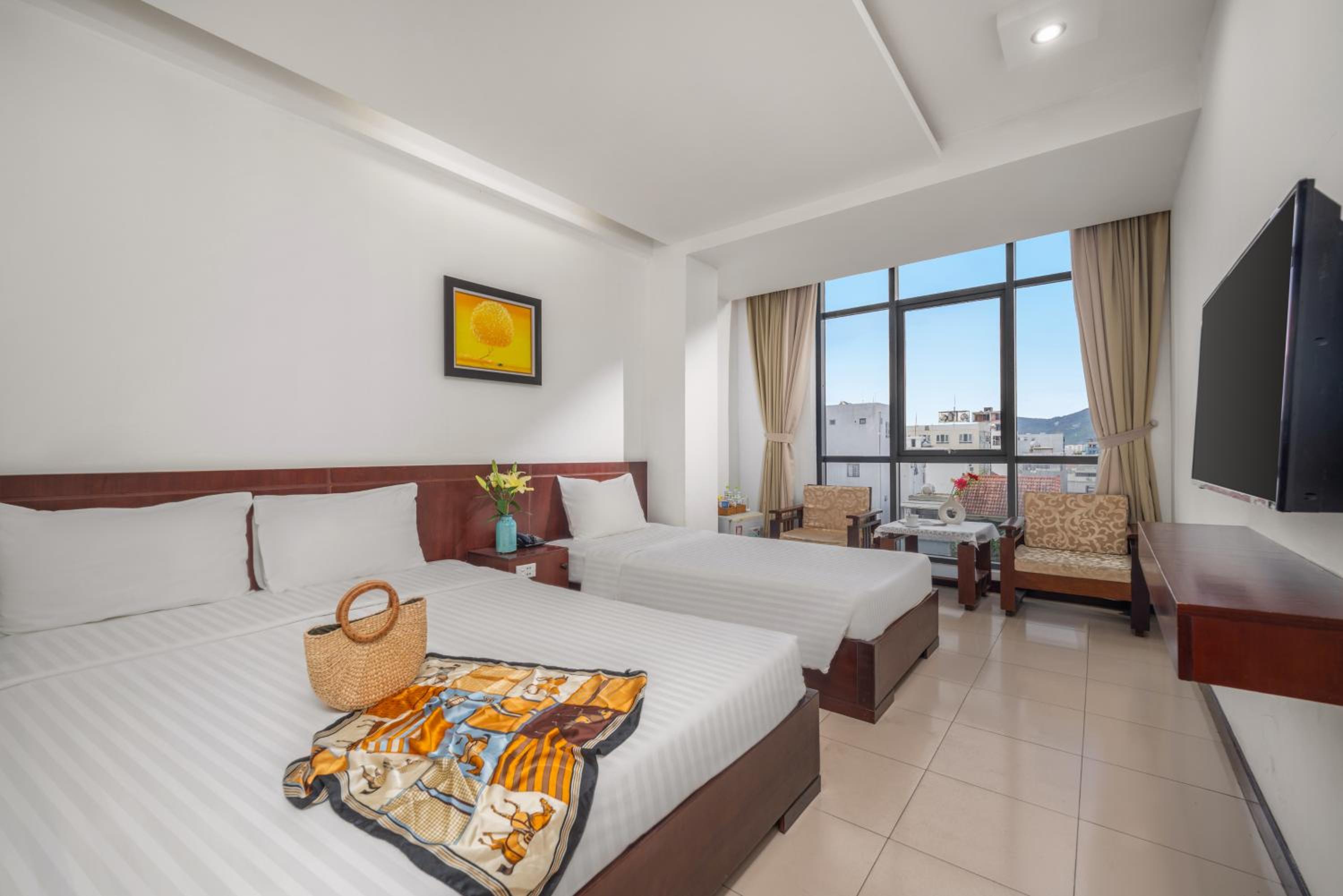 Triple Room with City View - Photo 6