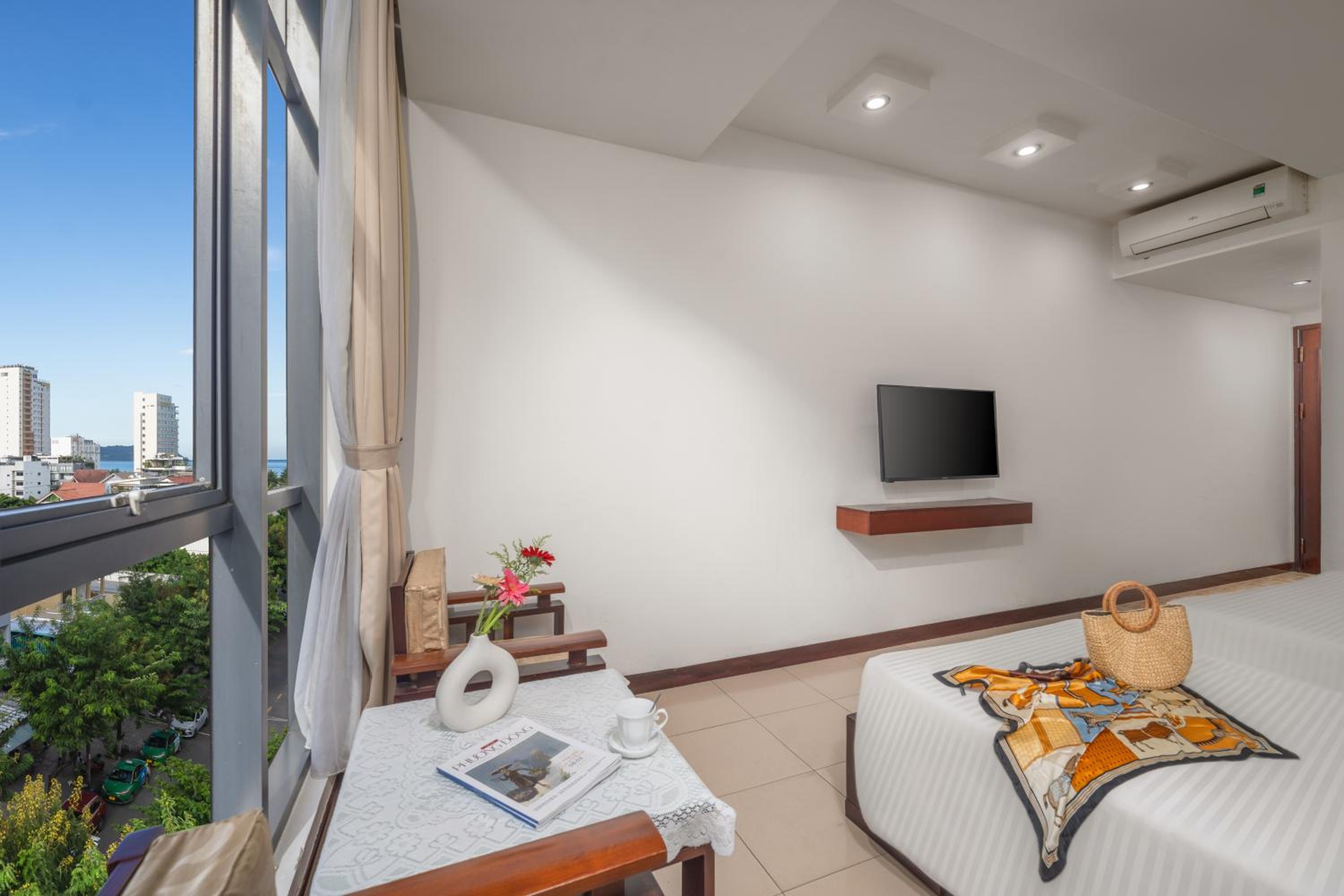 Triple Room with City View - Photo 8