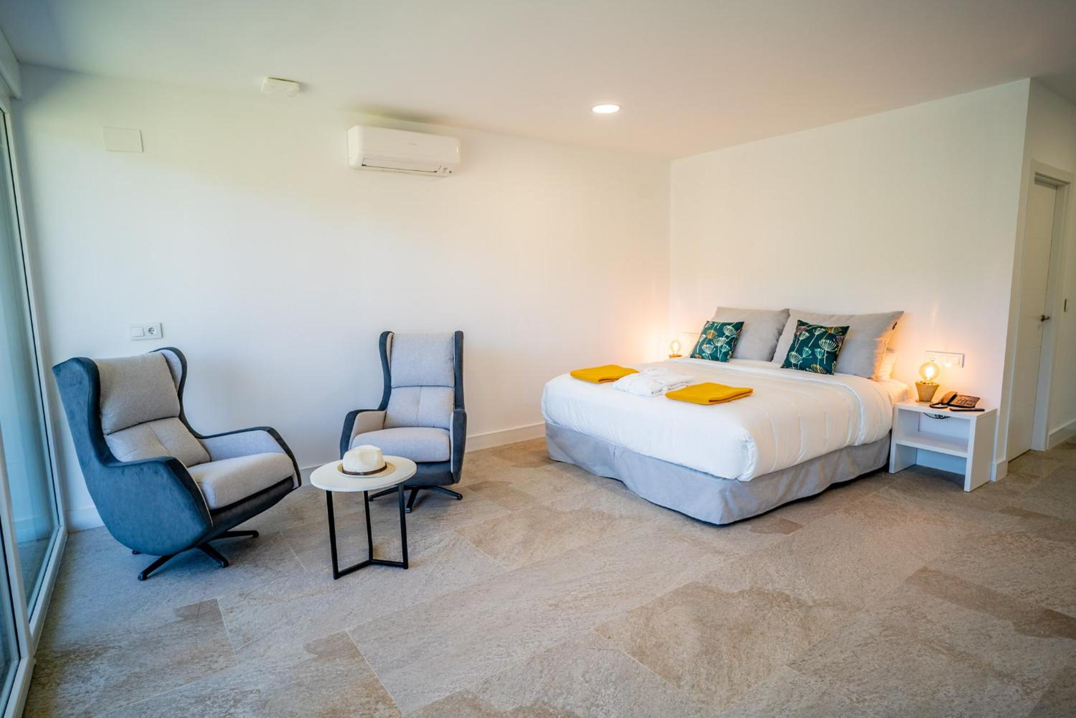 Queen Room - Disability Access photo 2