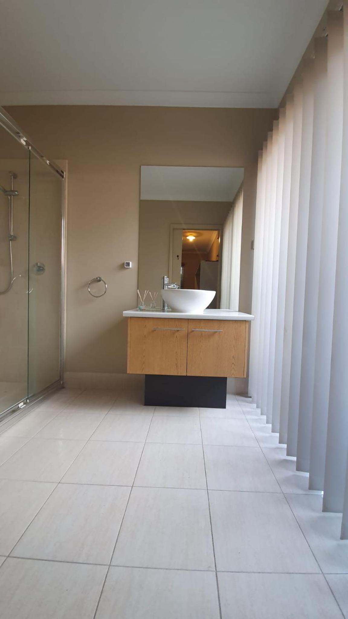 Family Room with Private Bathroom photo 3