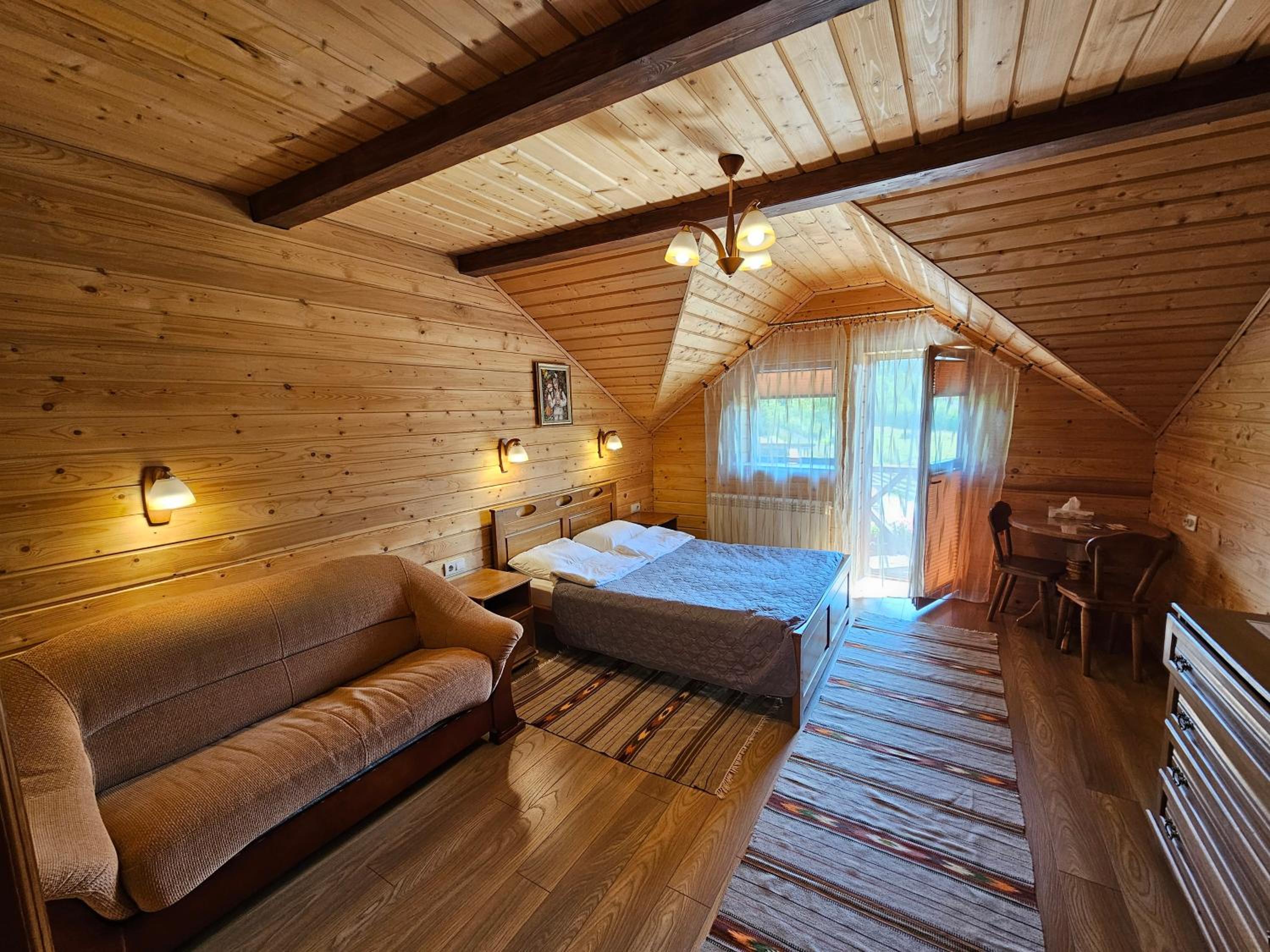 Deluxe Double Room with Balcony photo 1