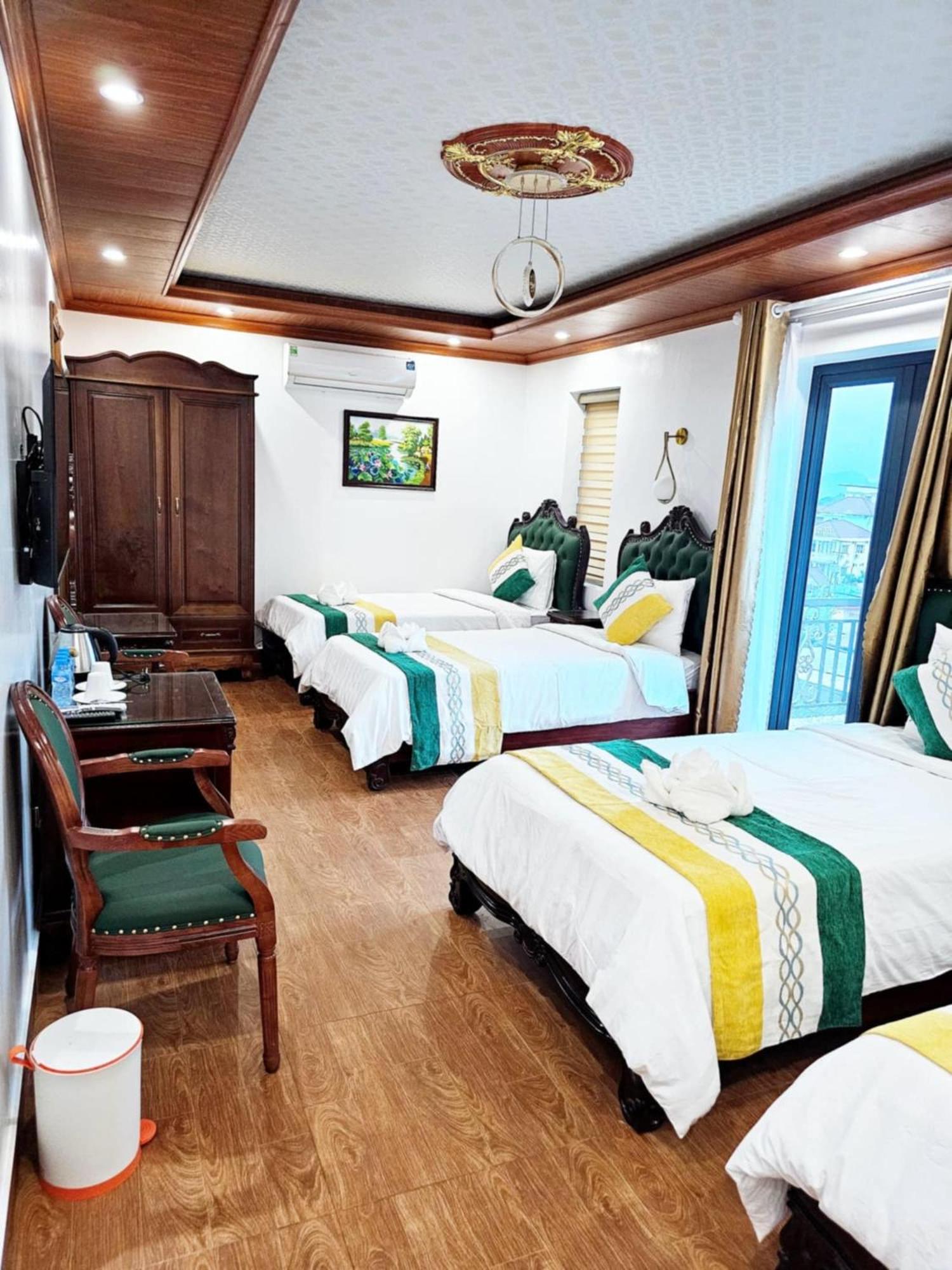 Quadruple Room with Mountain View
