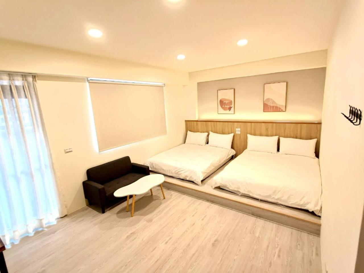 Family Room with Private Bathroom photo 2