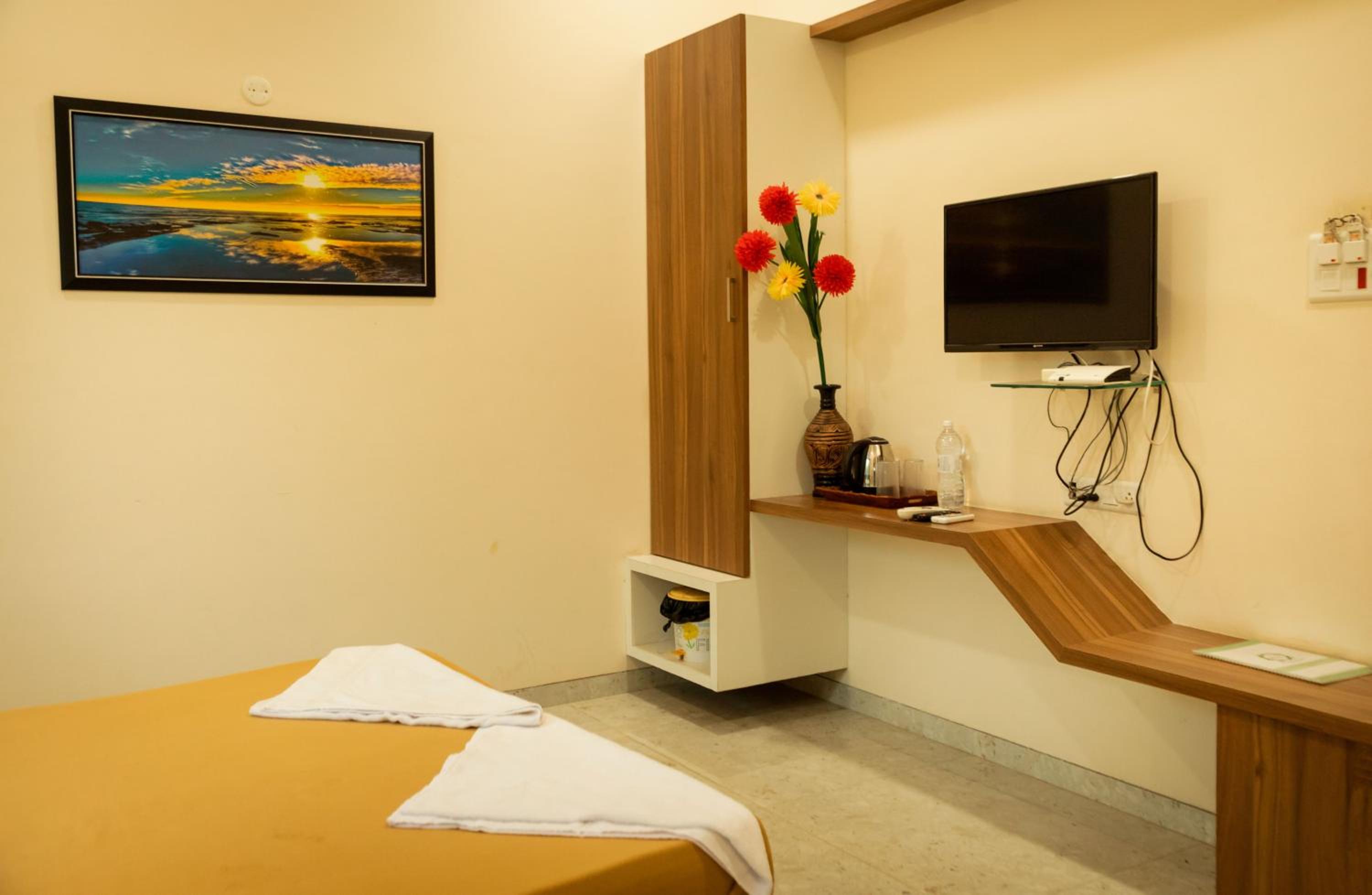 Deluxe Double Room With Balcony photo 2