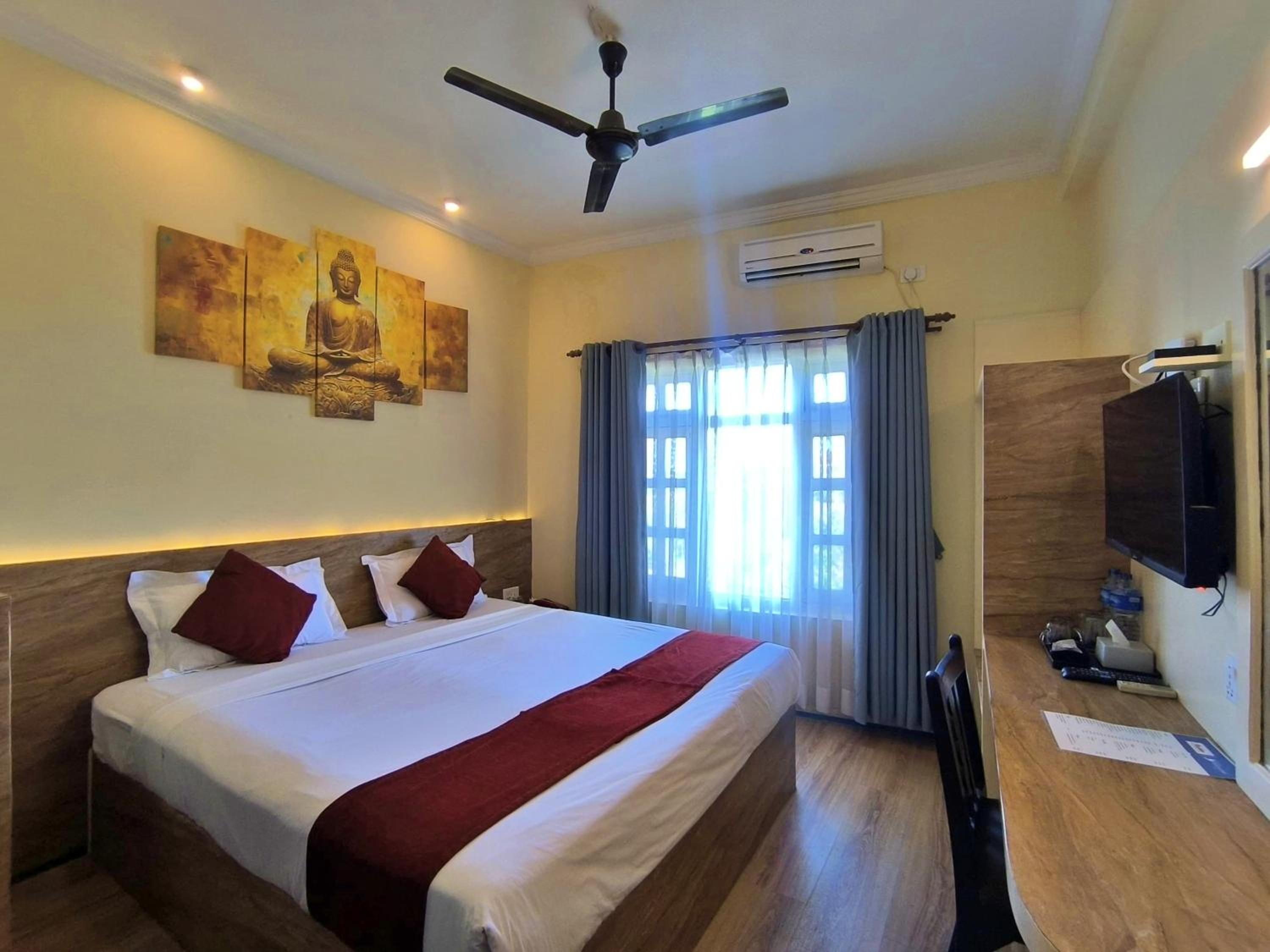 Standard Double Room with Airport Pickup photo 2
