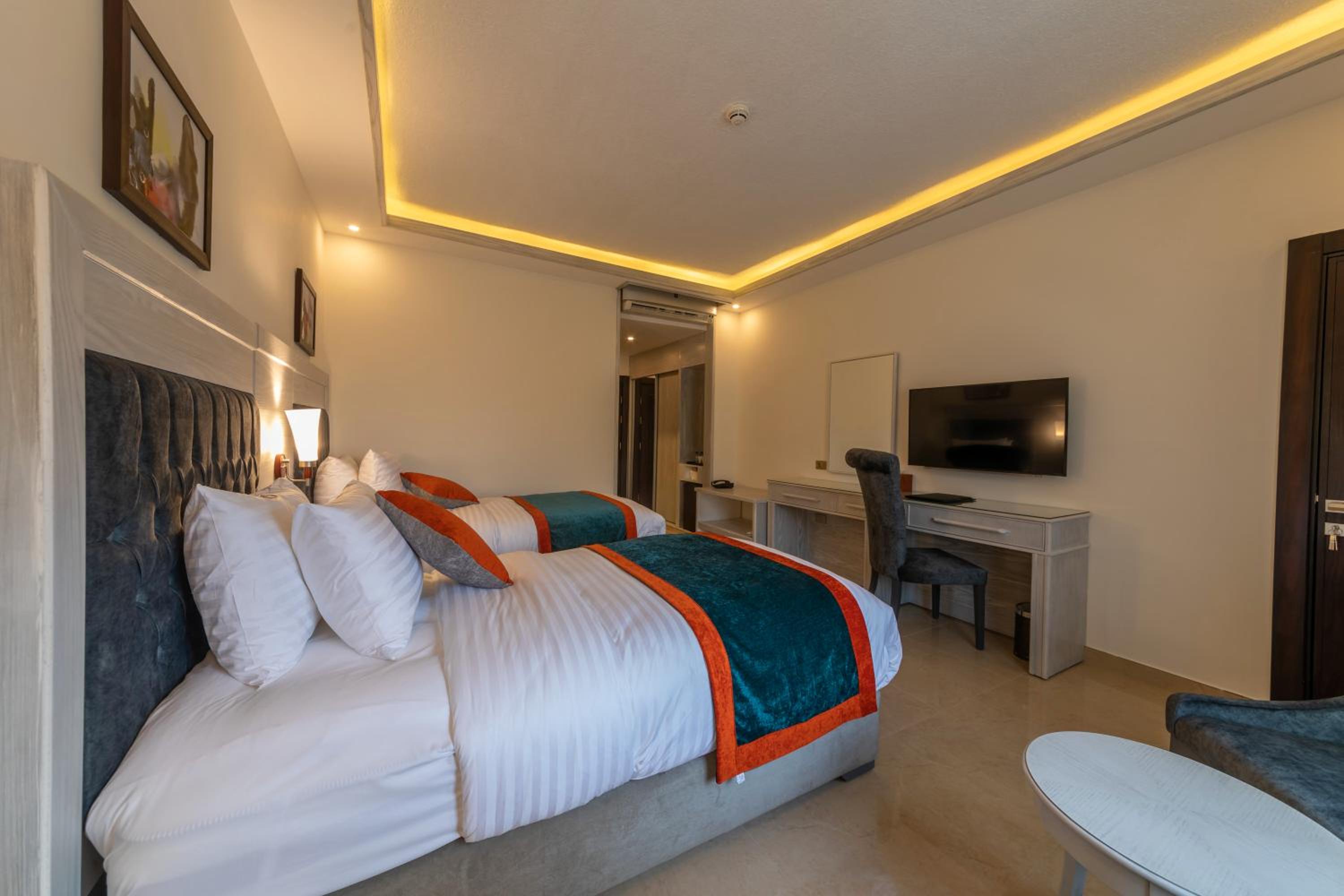Deluxe Twin Room photo 2
