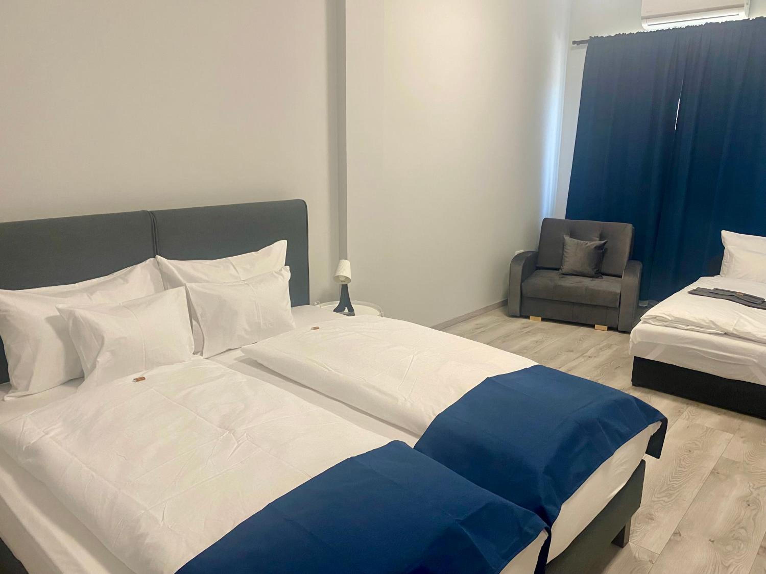 Standard Triple Room - Photo 9