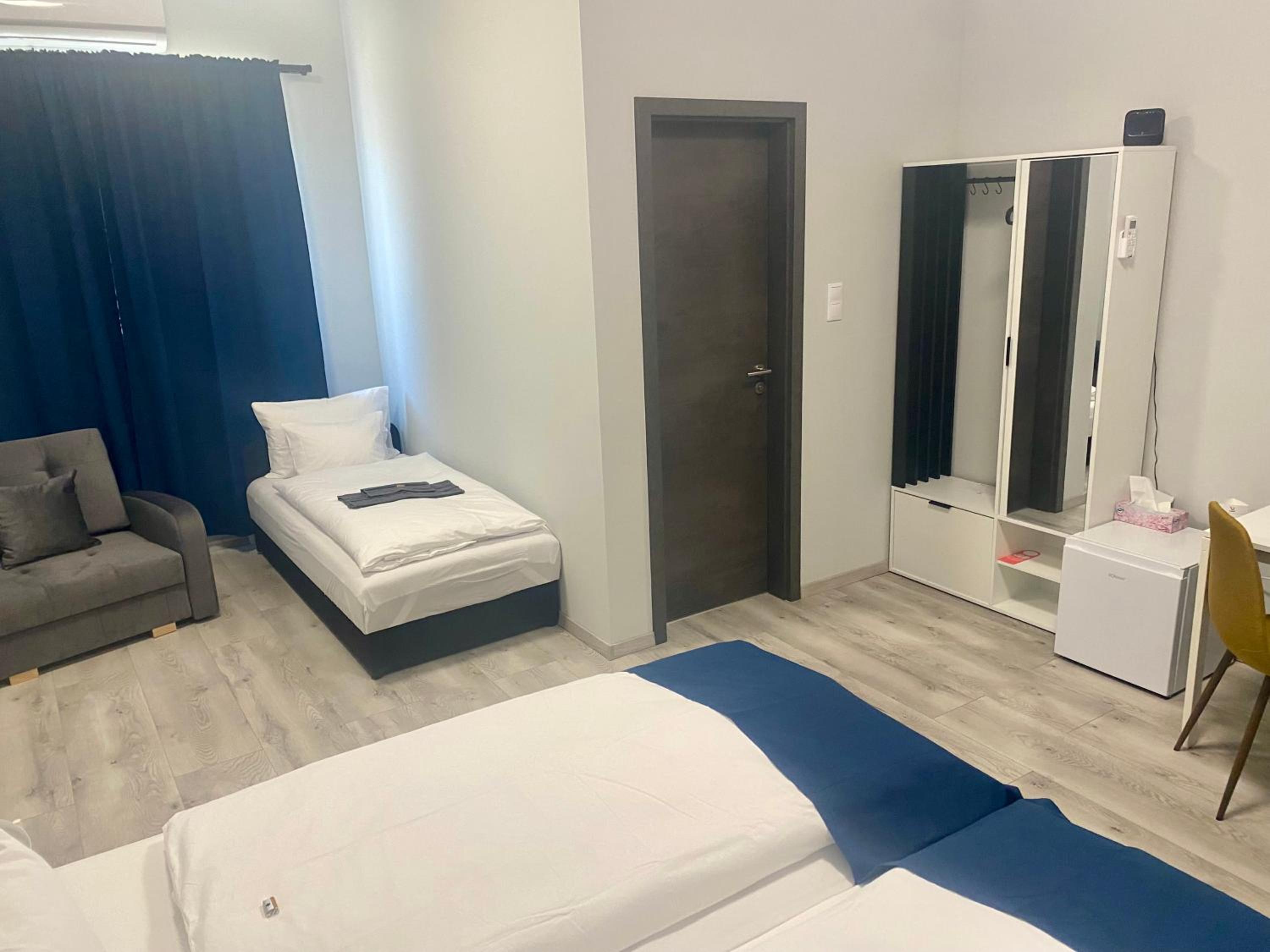 Standard Triple Room - Photo 1