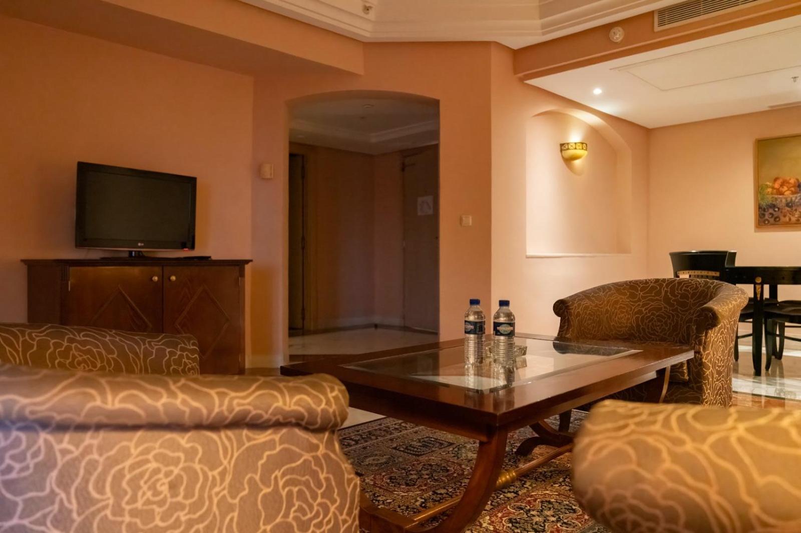 Executive Suite  - Photo 10