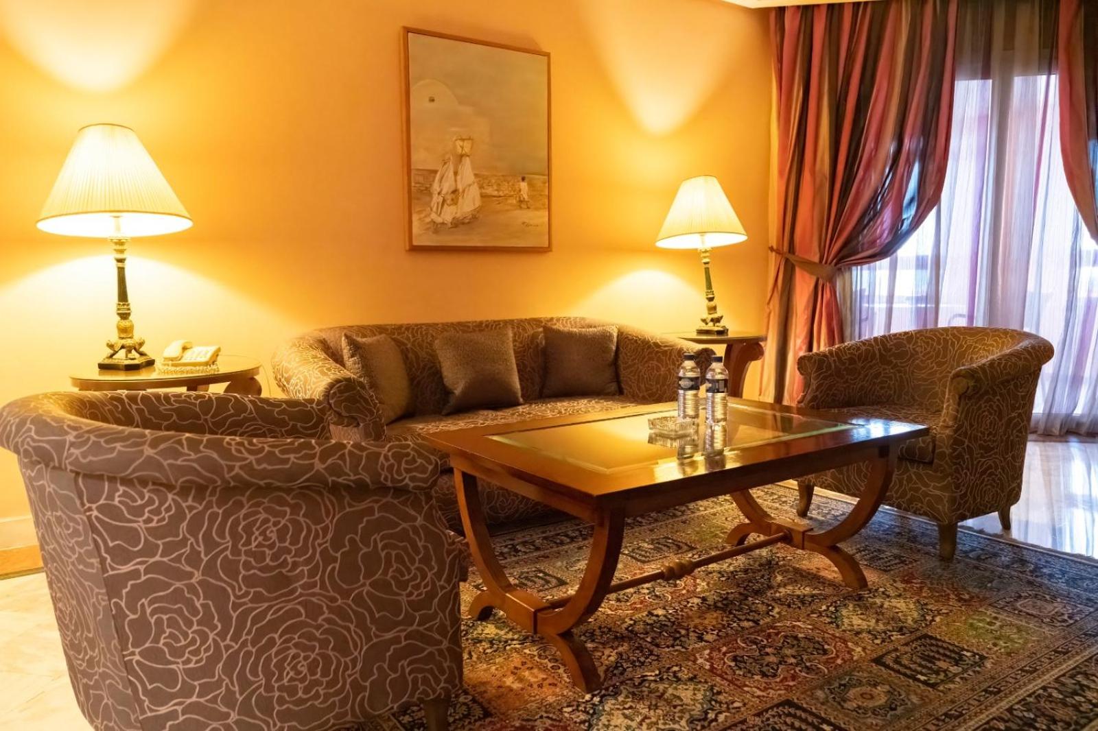 Executive Suite  - Photo 12