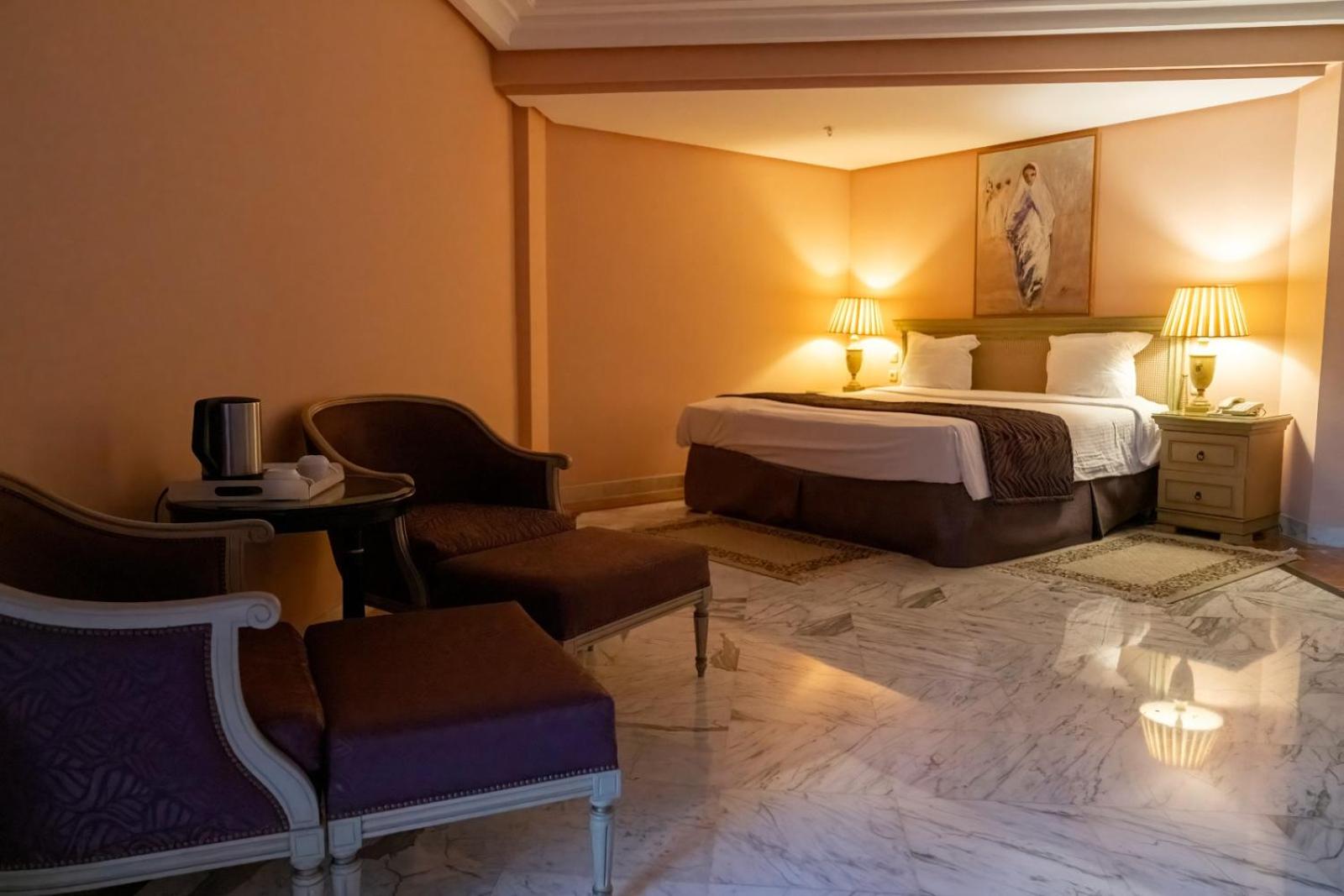 Executive Suite  - Photo 13