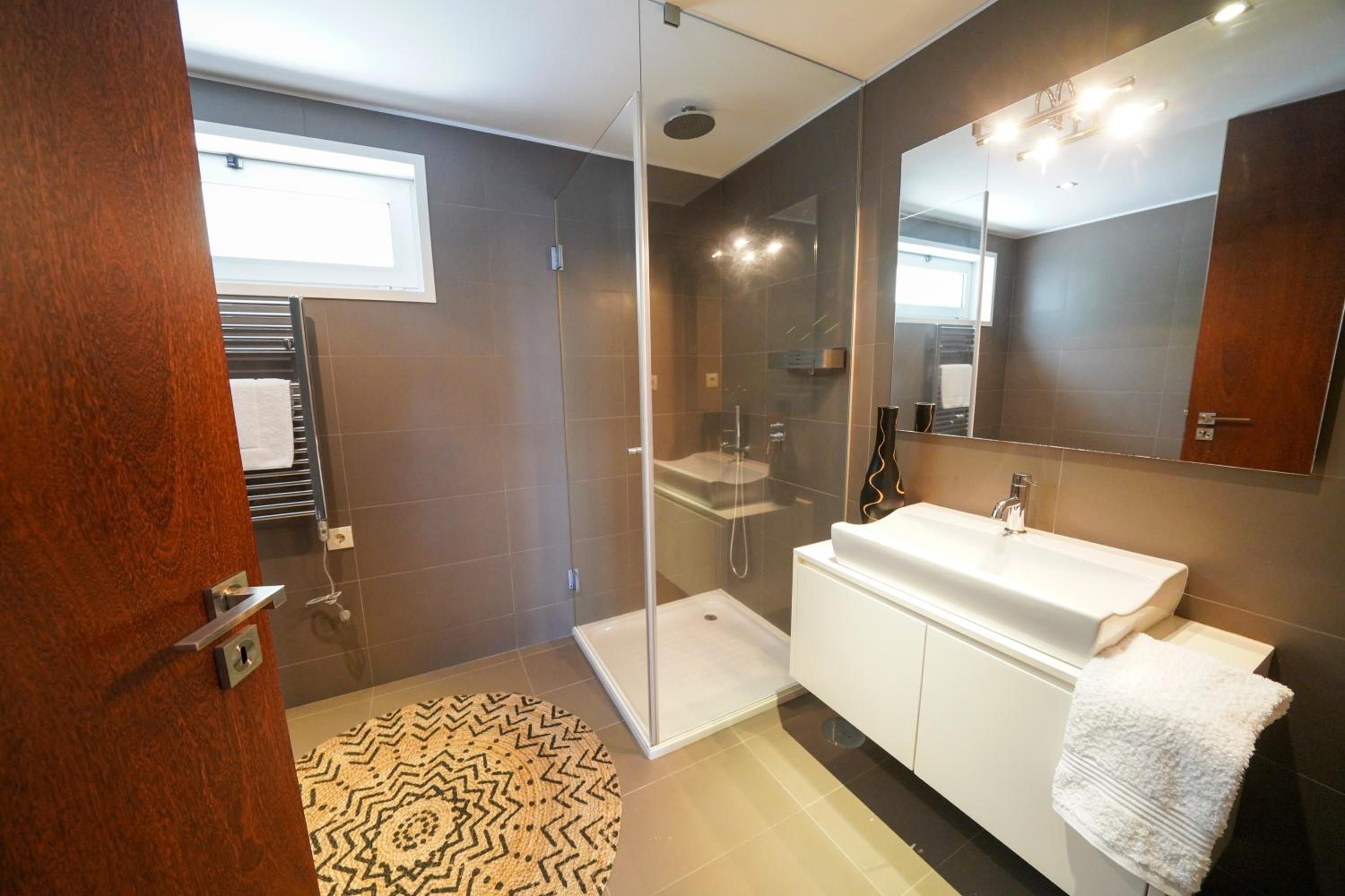Three-Bedroom House photo 3