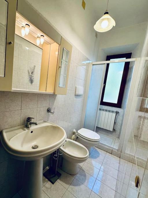 Four-Room Apartment photo 2
