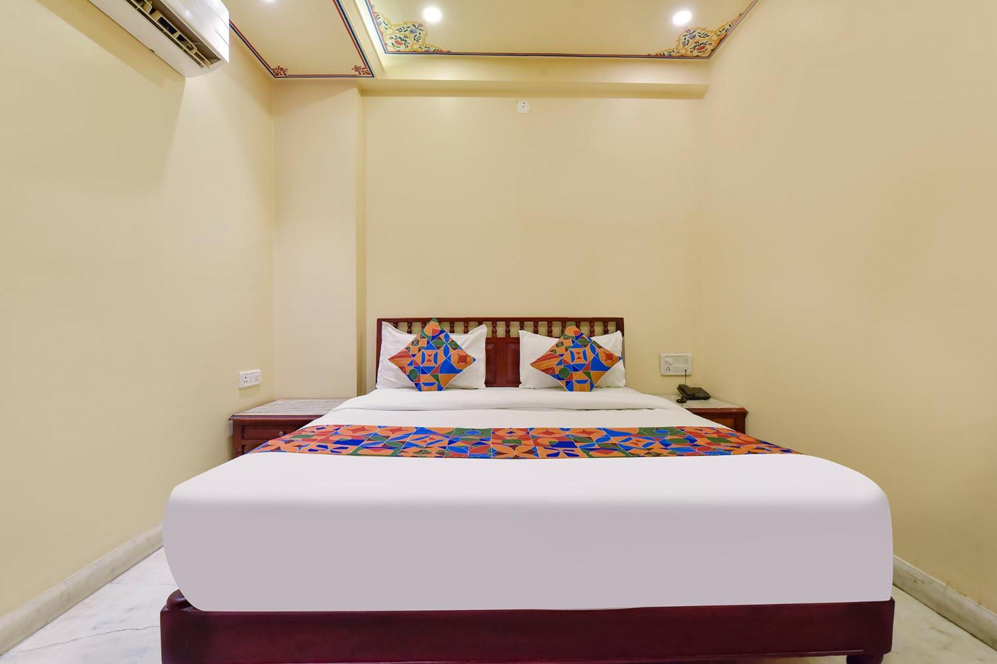 Deluxe Room - Photo 3