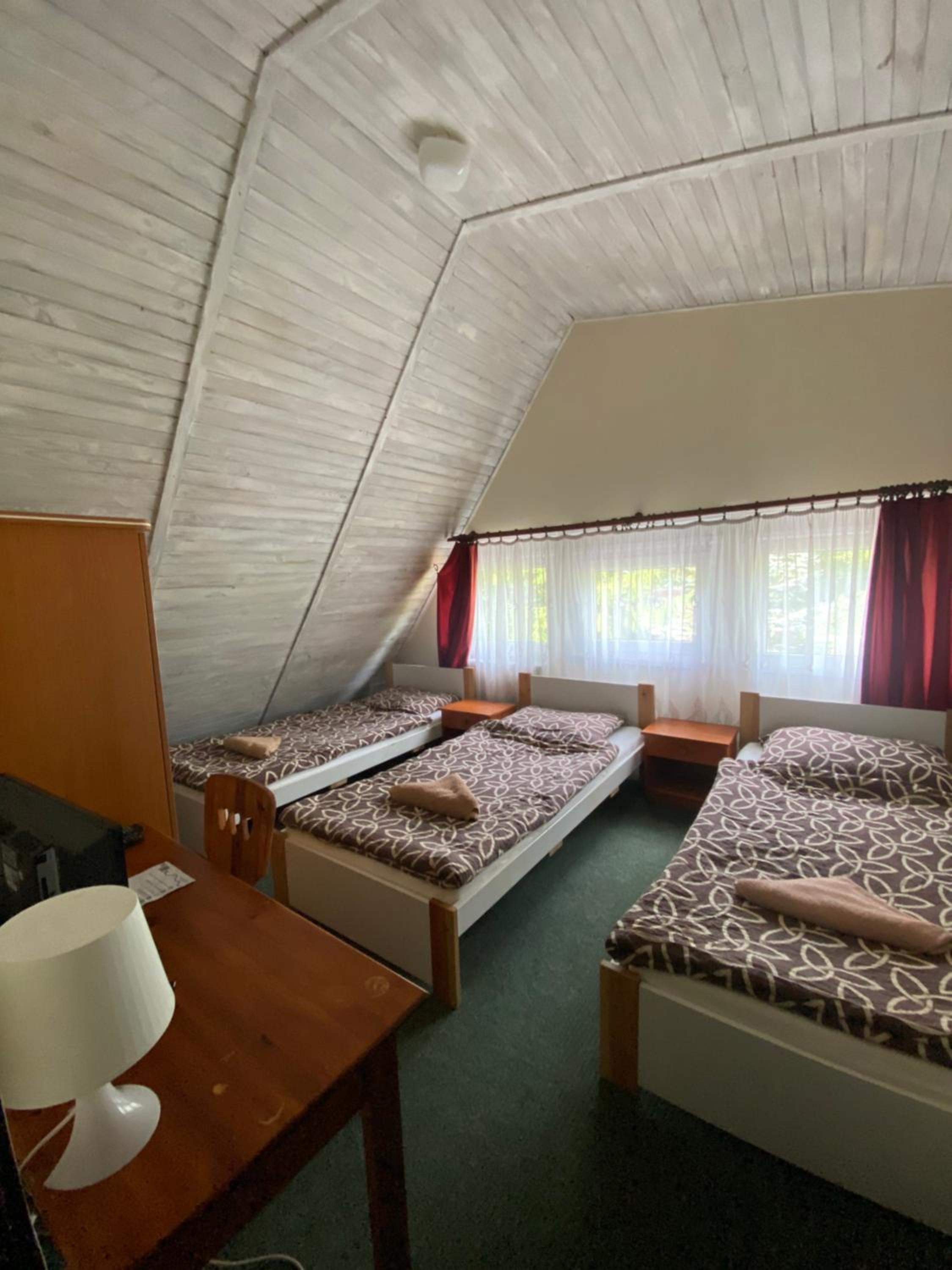 Economy Triple Room photo 1