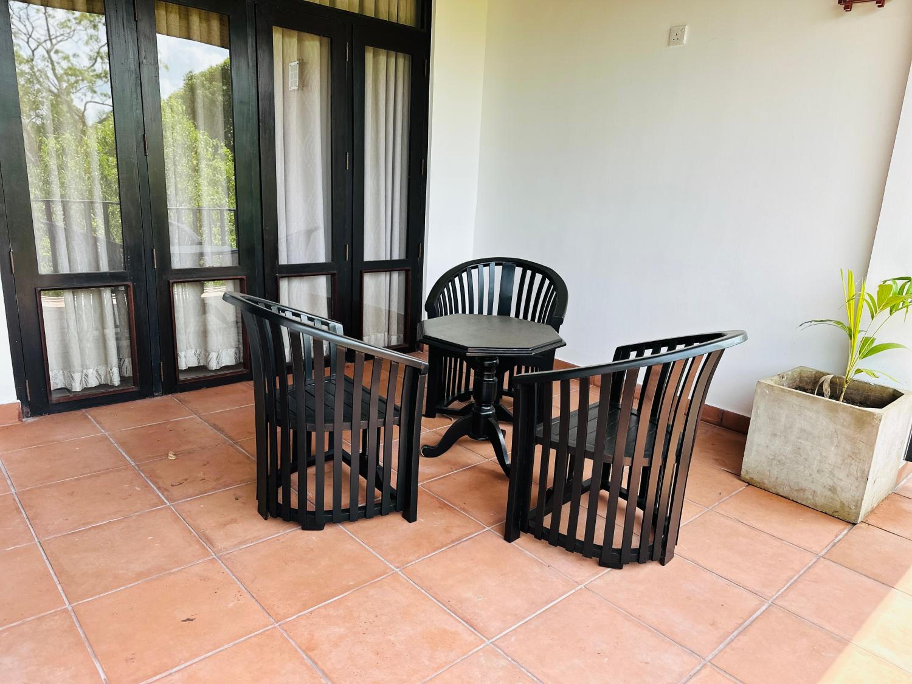 King Suite With Pool View photo 3