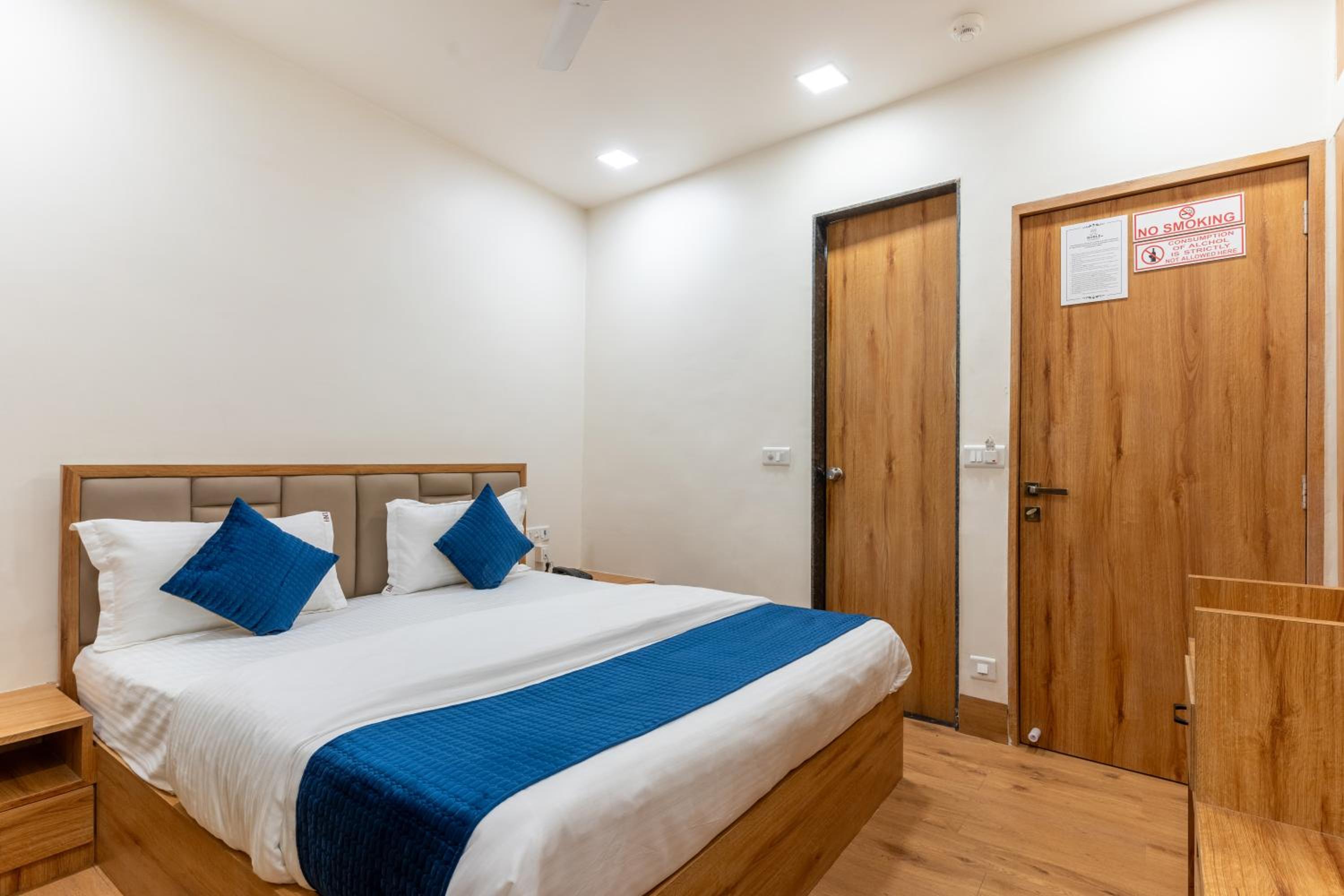 Superior King Room photo 1