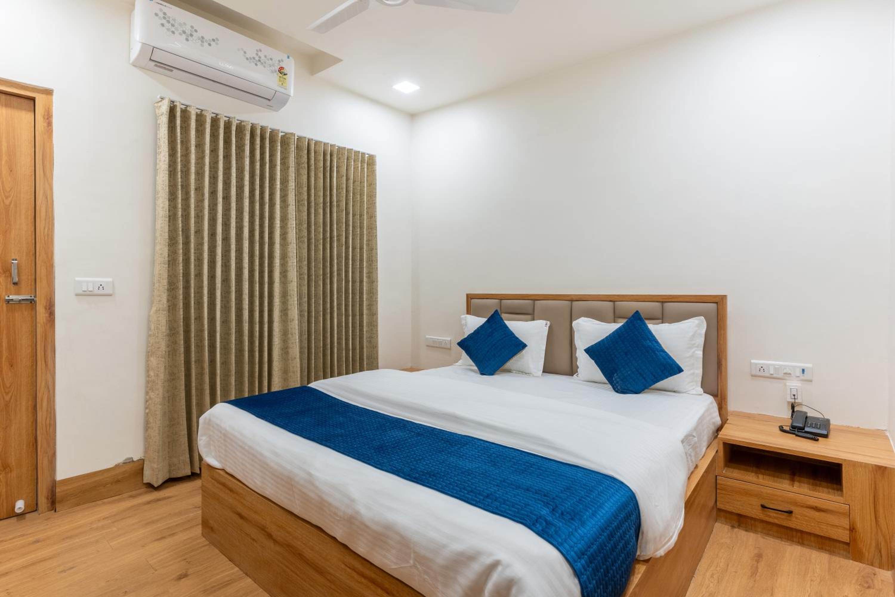 Superior King Room photo 3