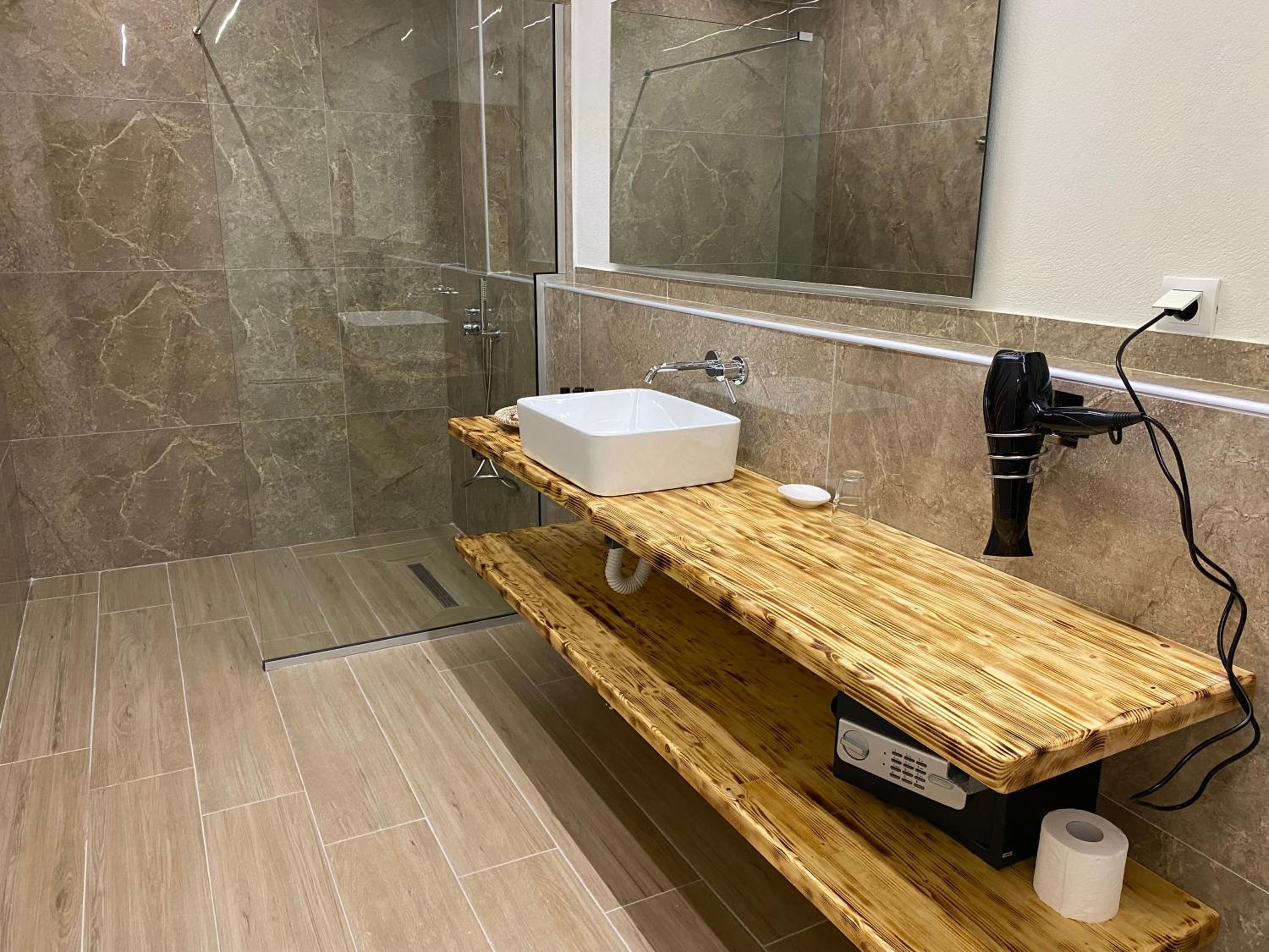 Junior Suite with Private Pool - Photo 15