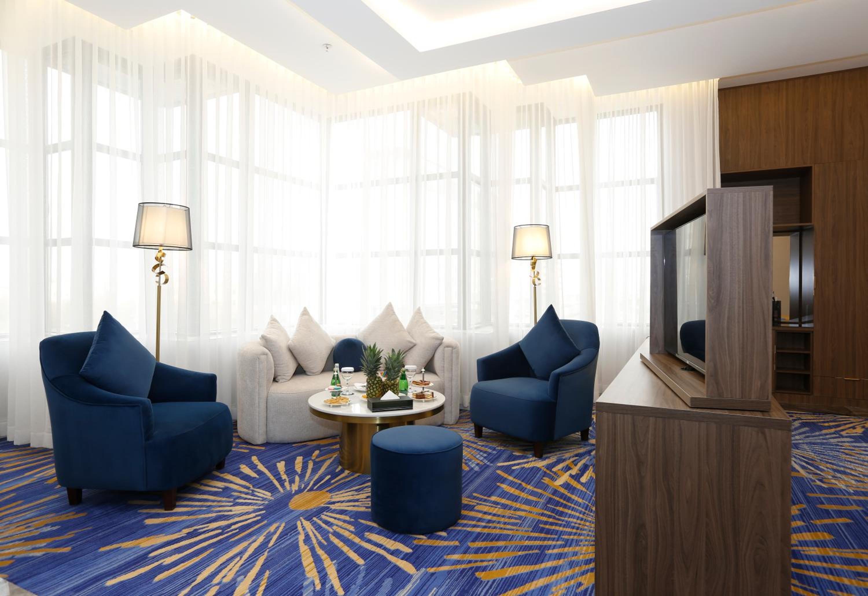 Executive Suite thumbnail 5