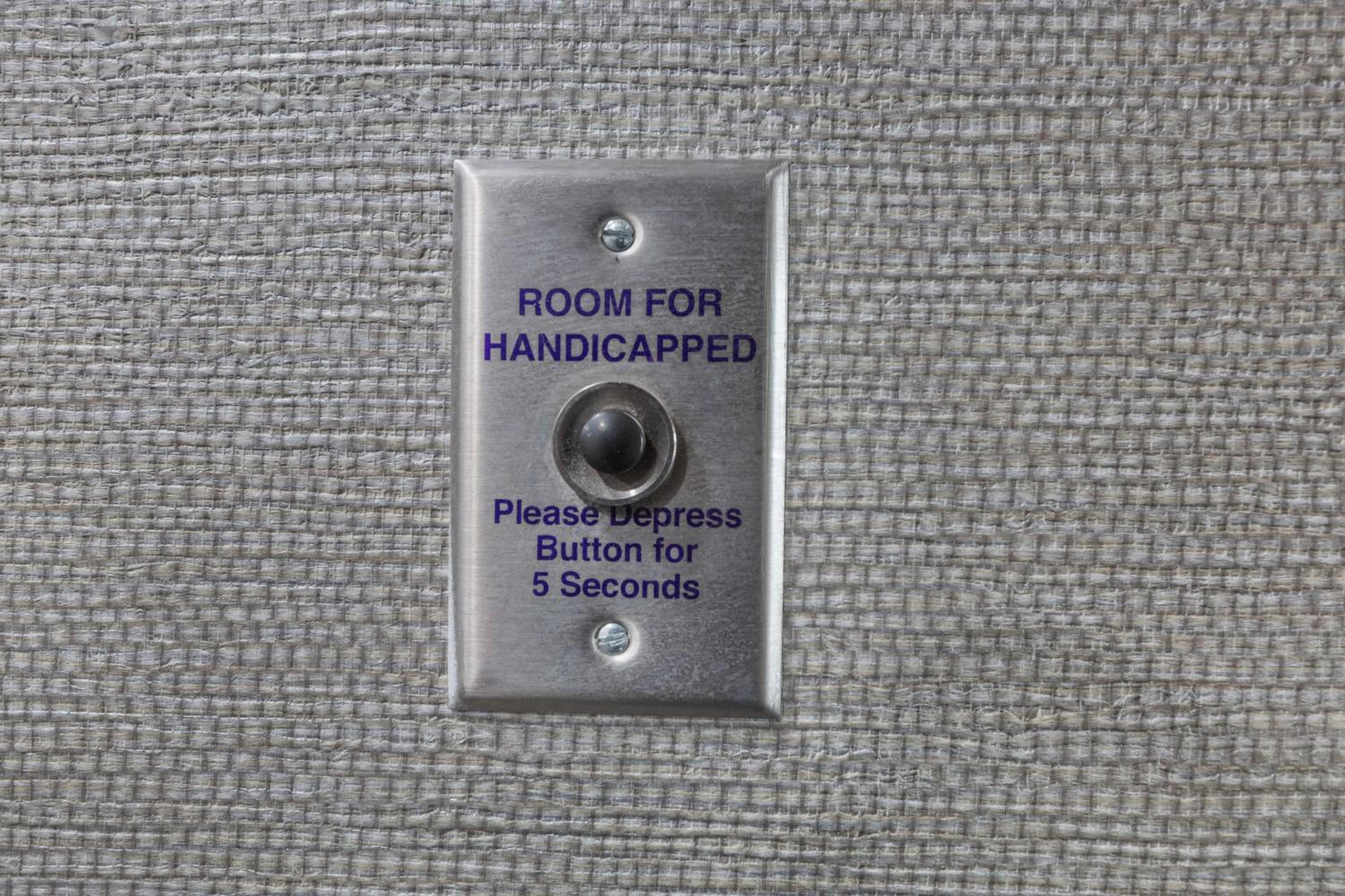 King Room - Hearing Access/Non-Smoking