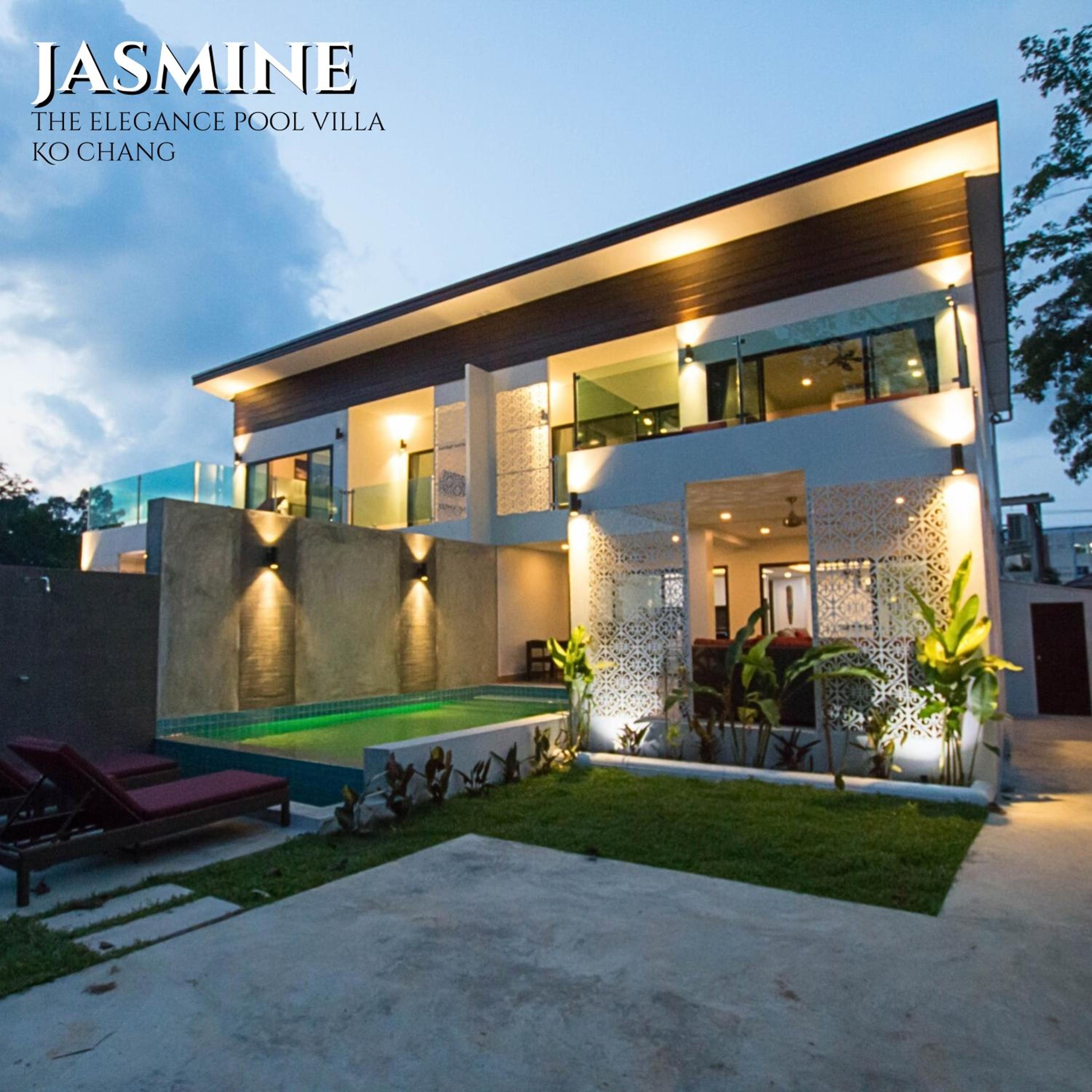 Villa with Private Pool - Photo 2