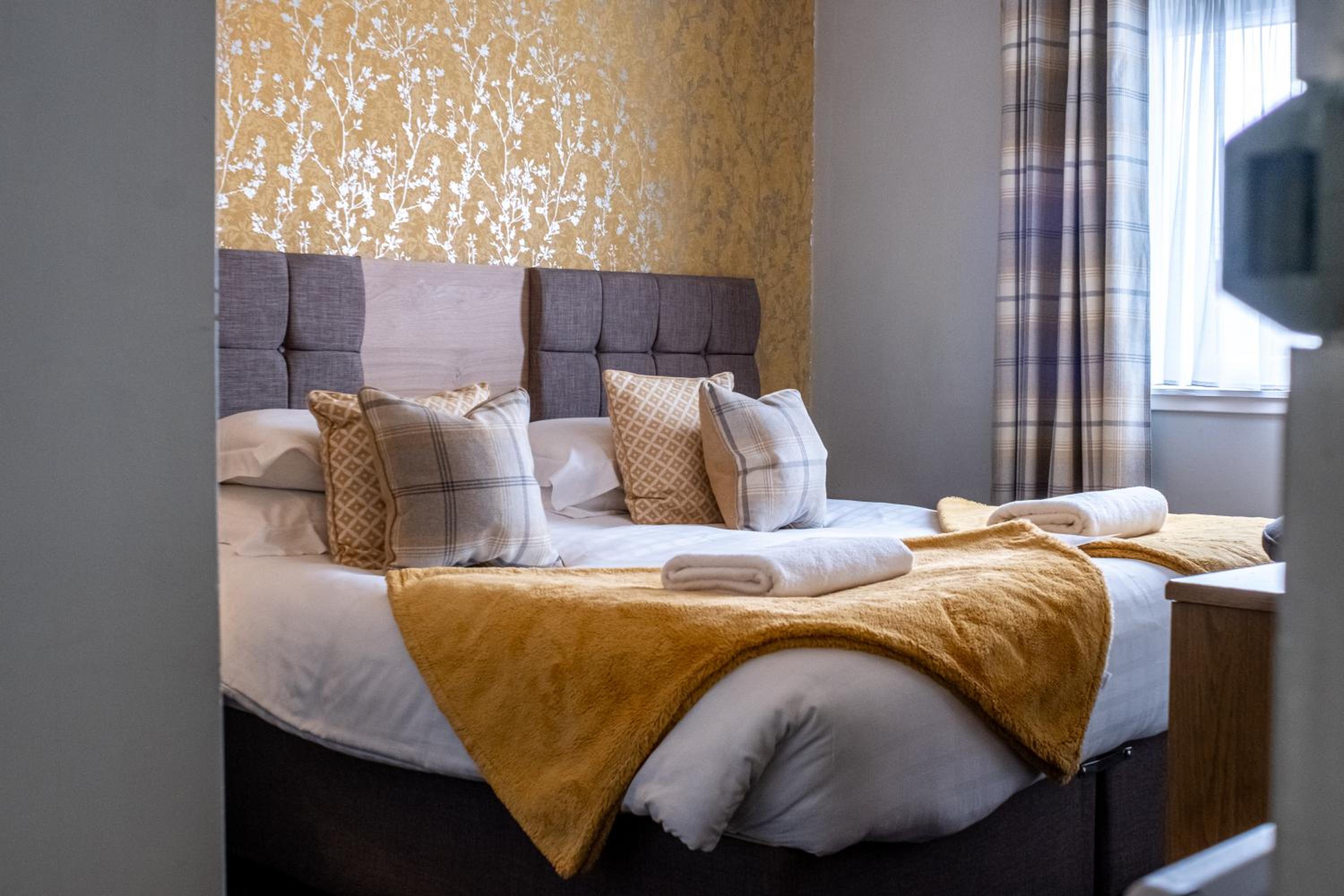 Twin/Double Room with Shower - Photo 6