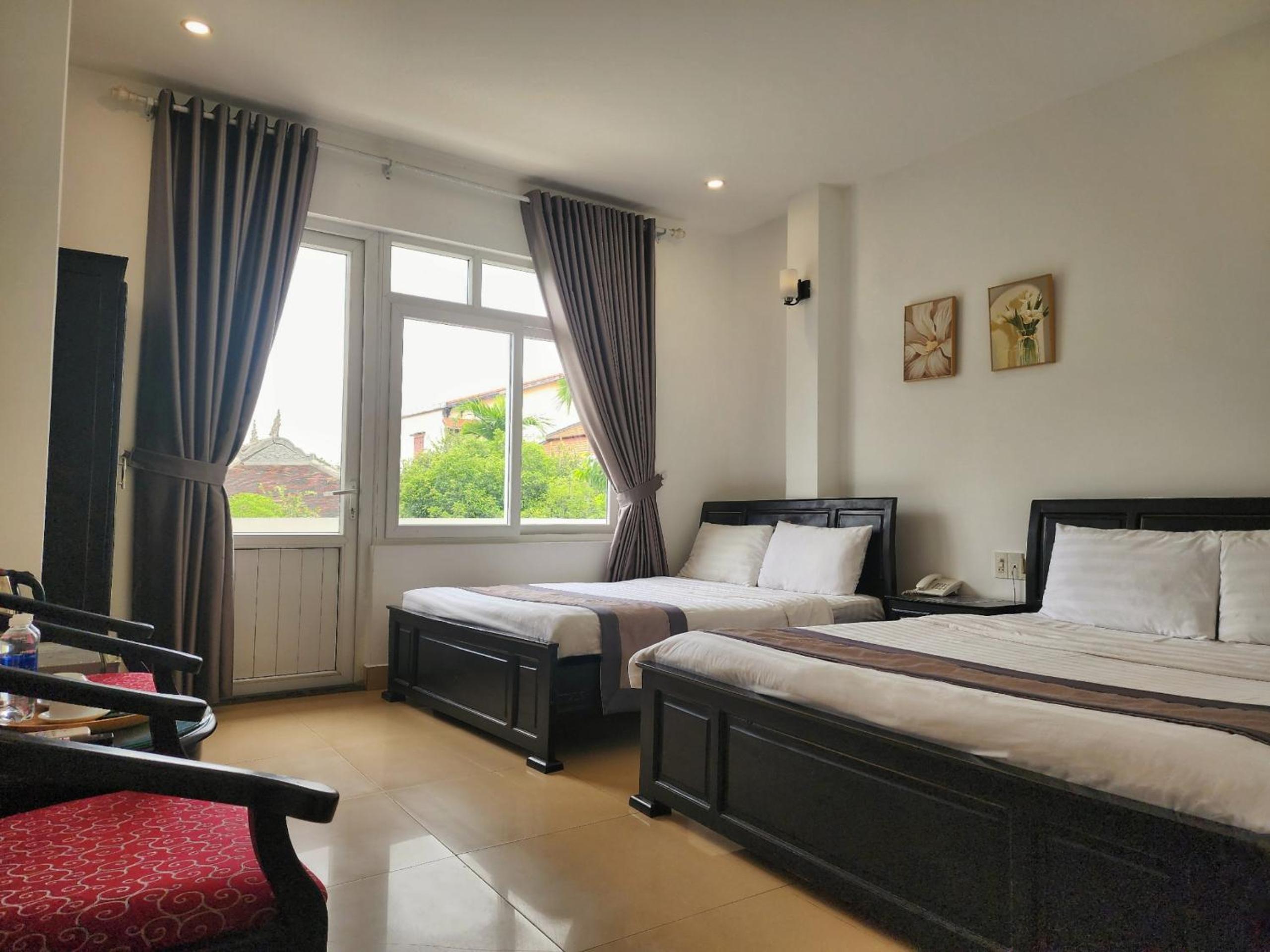 Deluxe Double Room with Balcony - Photo 1