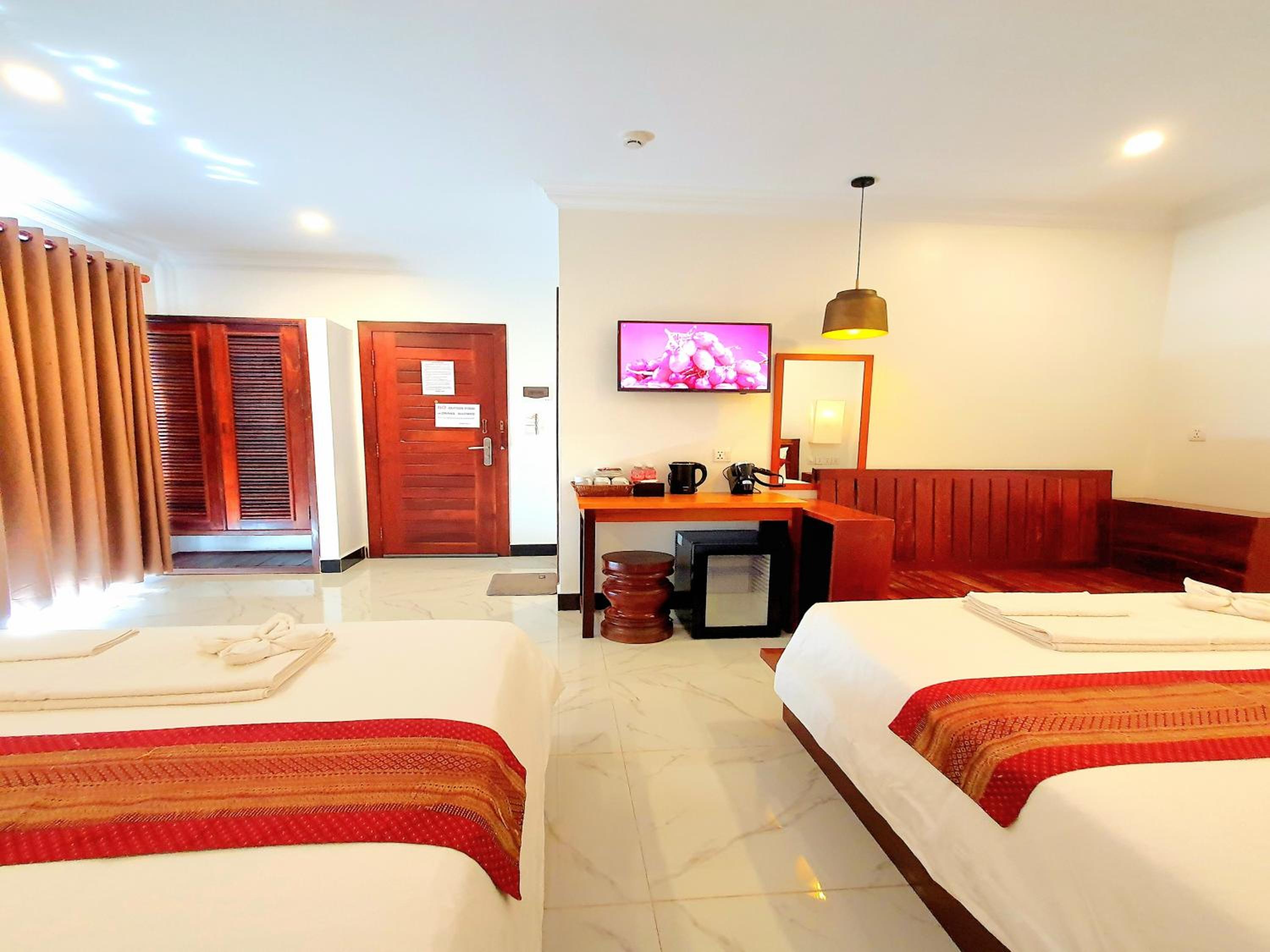 Family Suite with Balcony photo 1