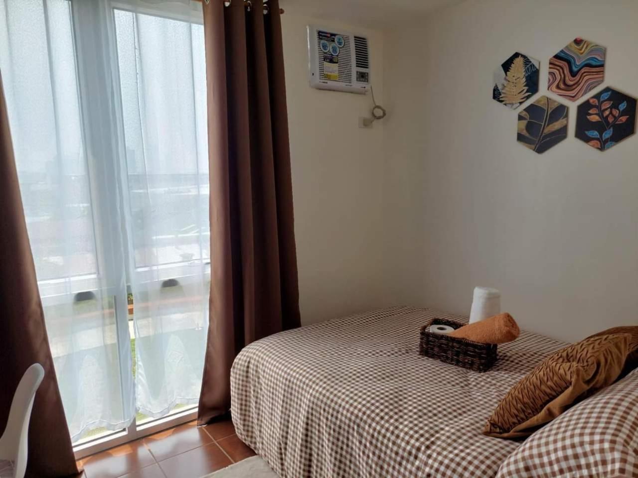 One-Bedroom Apartment with City View