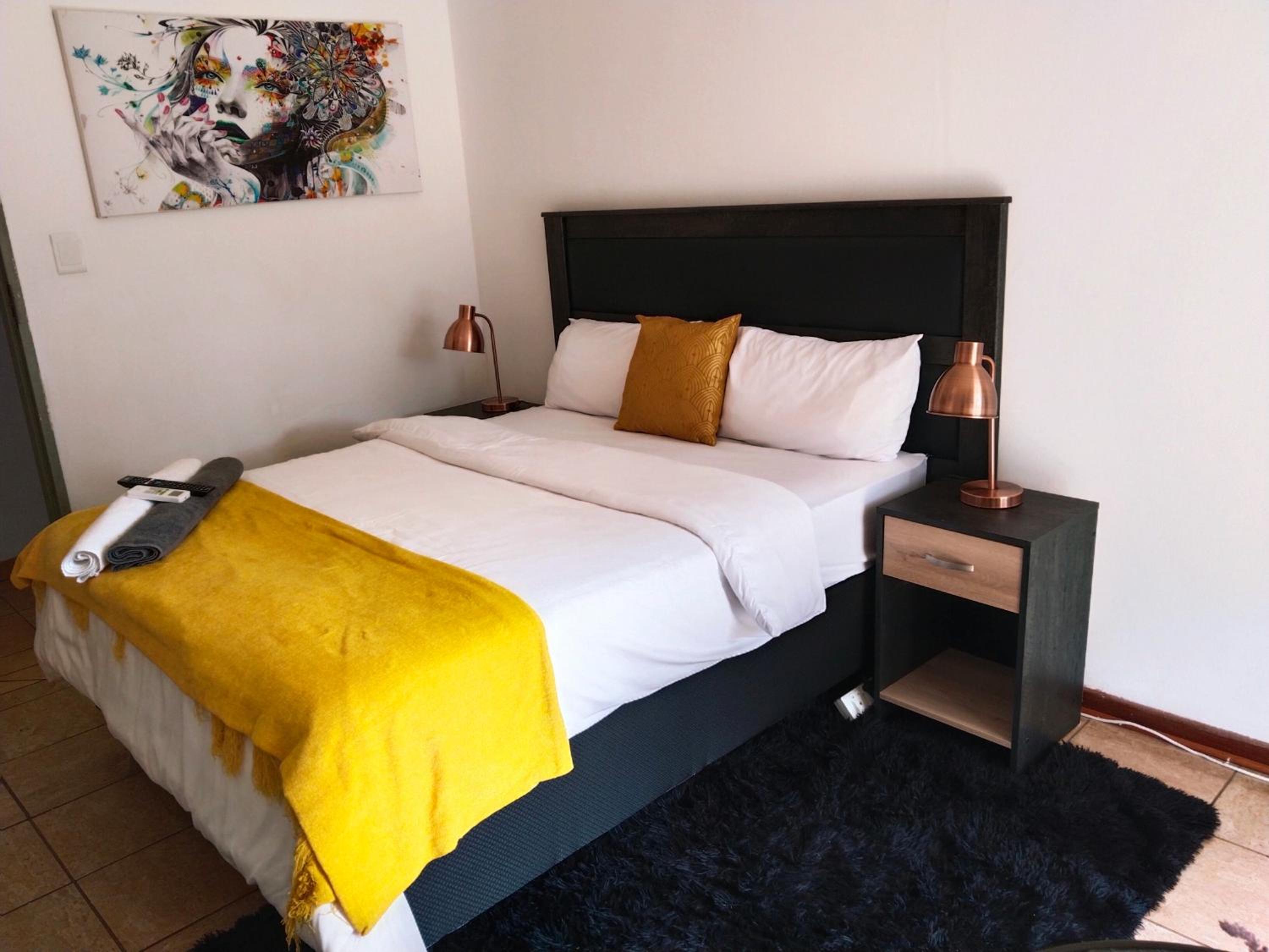 One-Bedroom Apartment photo 1